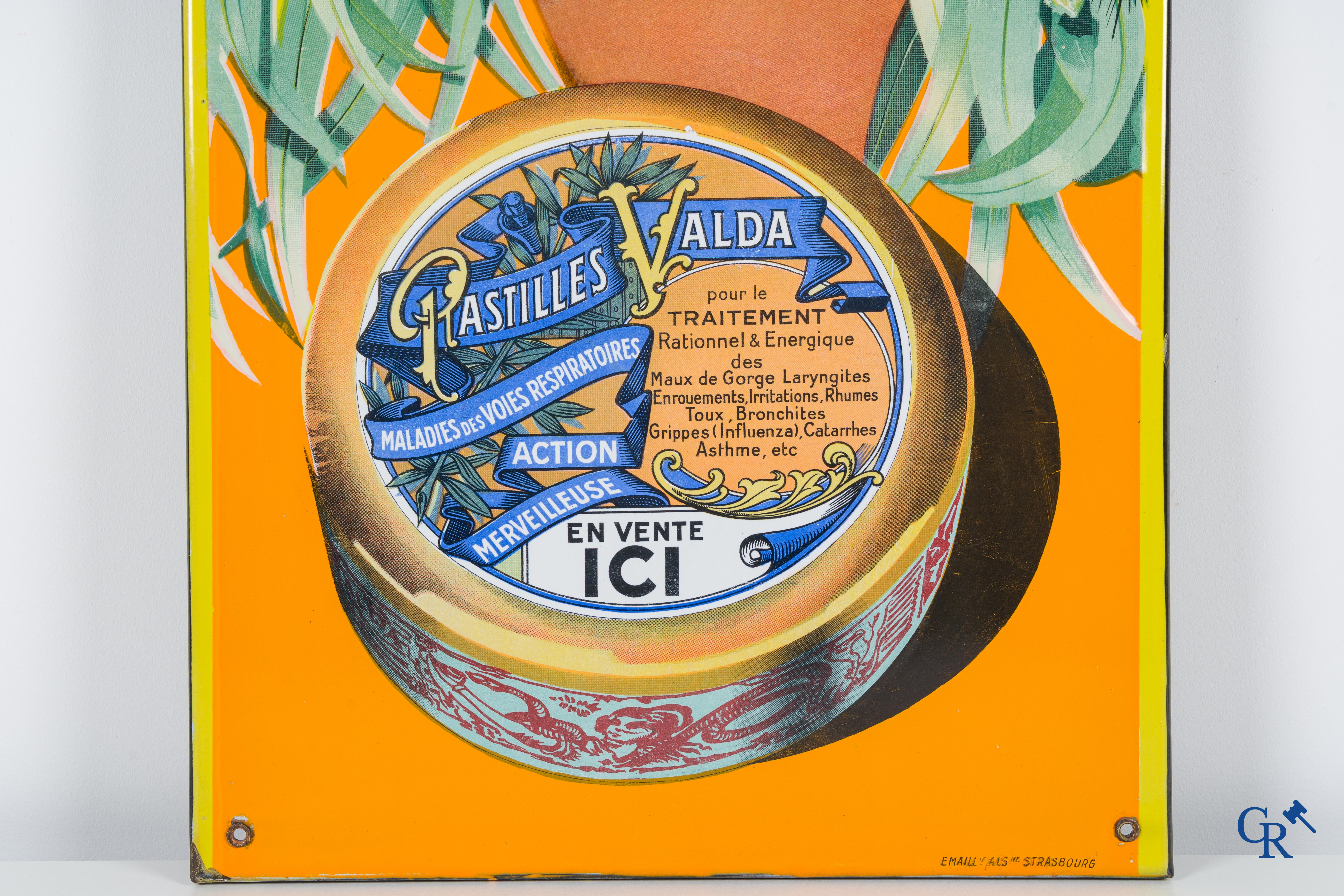 Pastilles Valda, En vente ici. Emaille reclamebord voor de Valda Pastilles. Emaillerie Alsacienne.