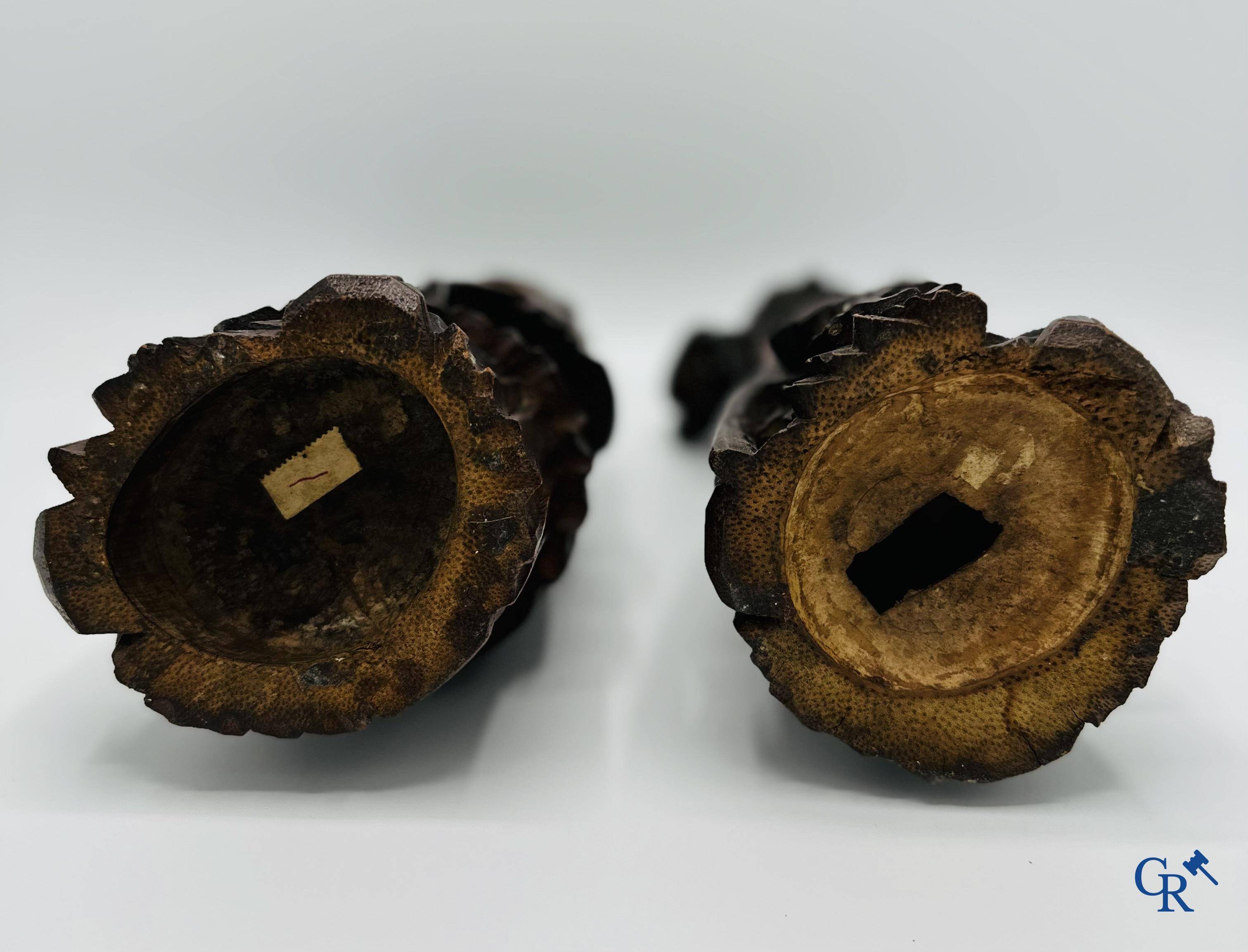 Chinese art: 2 Chinese bamboo sculptures depicting Lu Xing. 18th-19th century.