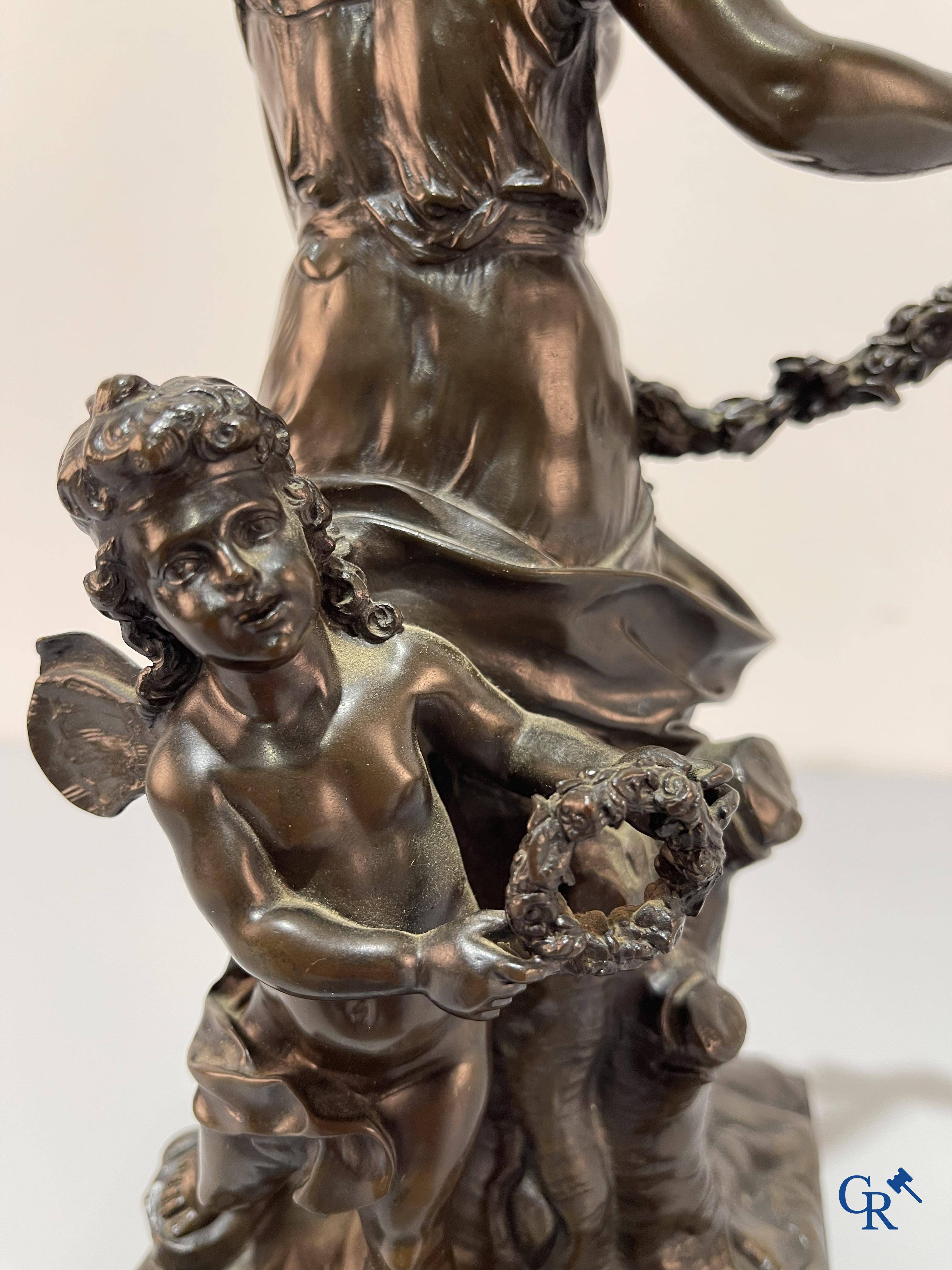 Antoine Coyzevox (après) Représentation finement sculptée de Vénus avec Cupidon. F. Barbedienne Fondeur.