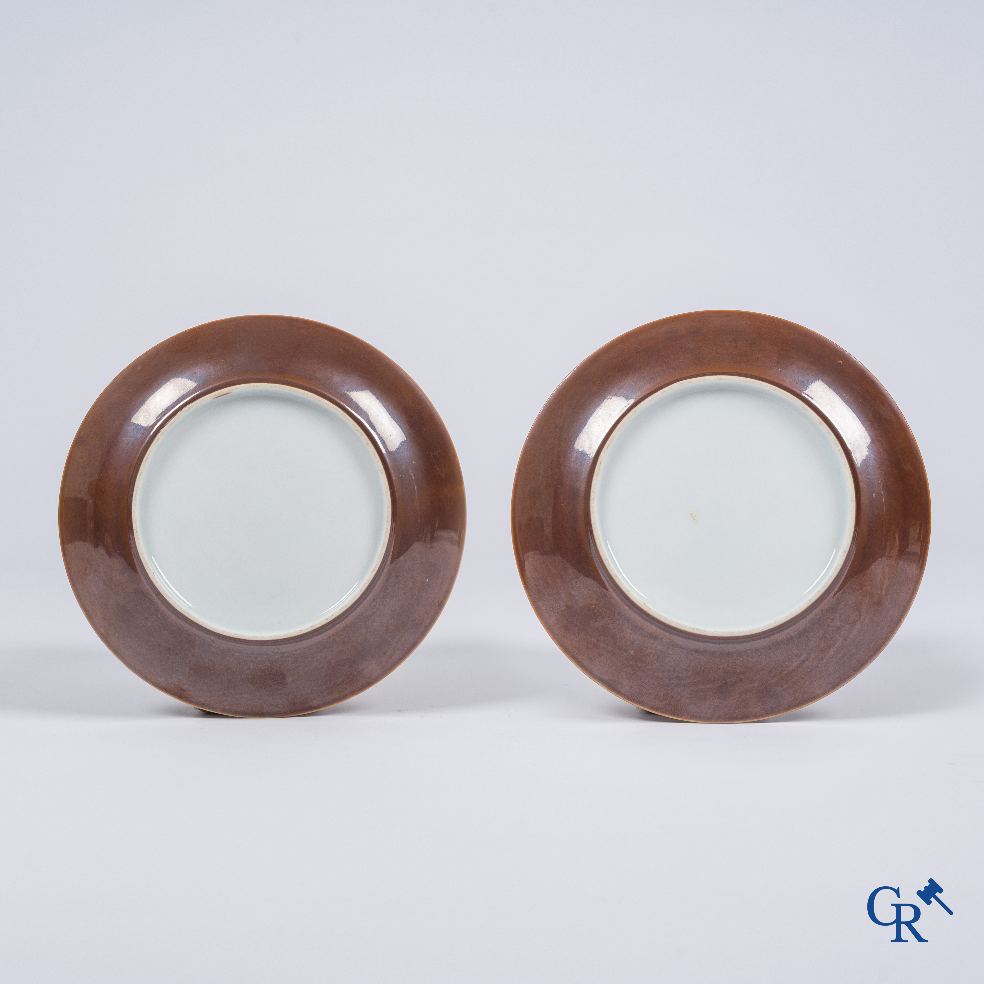 Asian Art, Chinese porcelain. A large Chinese "café au lait" bowl and saucer. 4 cups with saucers attached.