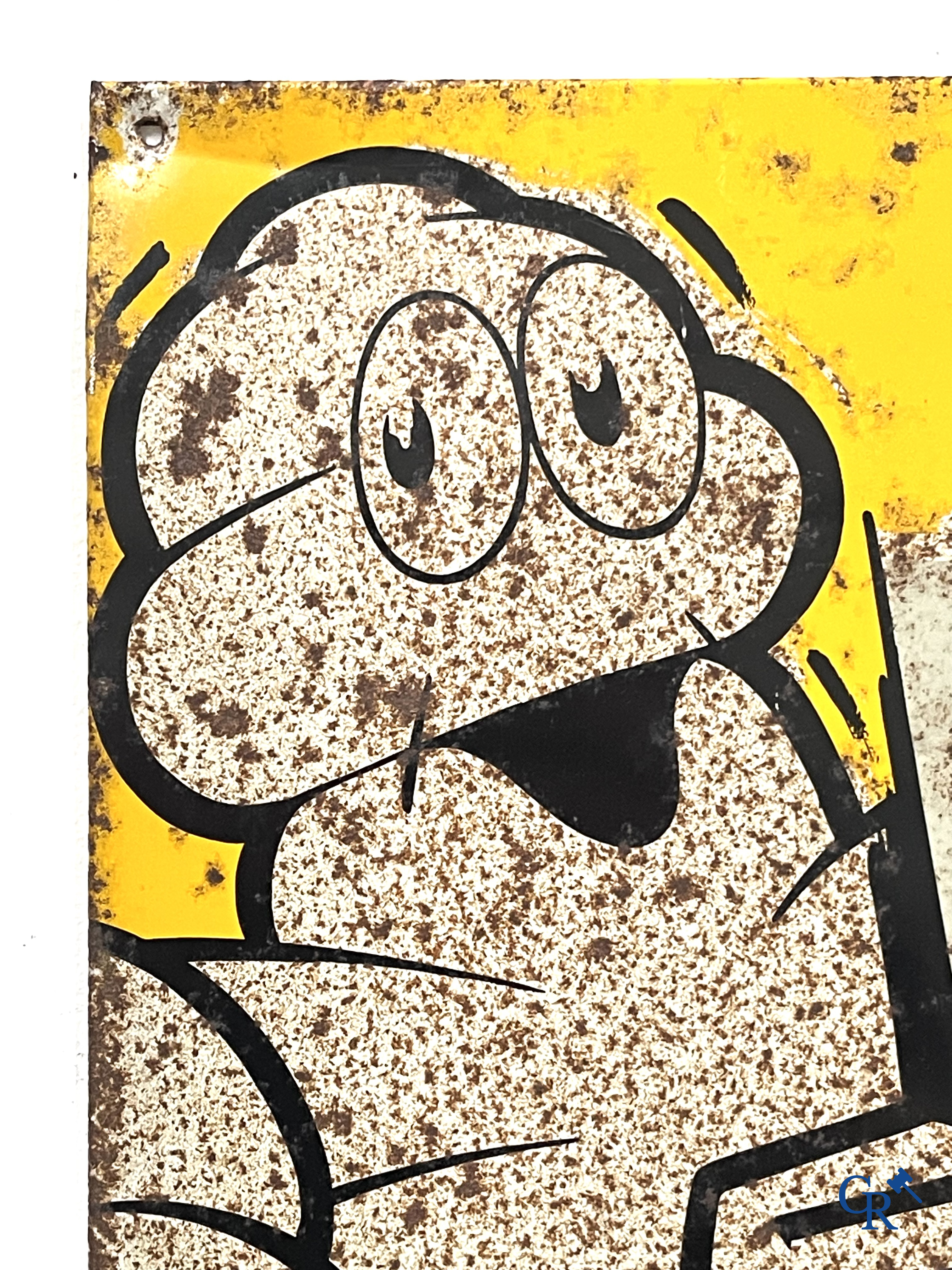 Michelin, Publicité en tôle lithographiée pour pneus de voiture de société Michelin. Etipan Bruxelles 1965.