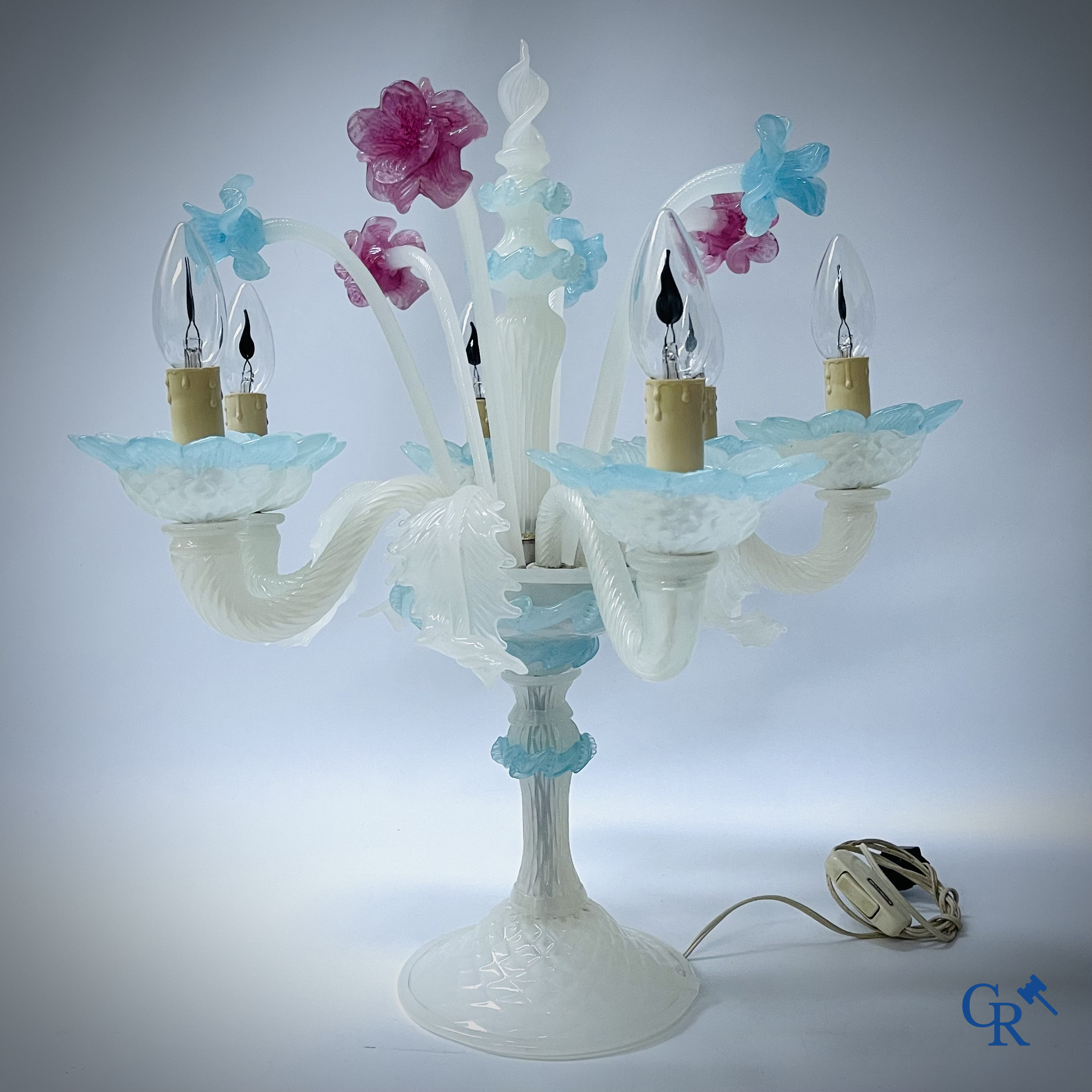 A lot of a Venetian table lamp, a pair of large wall lights in Venetian glass and a Murano ceiling lamp.