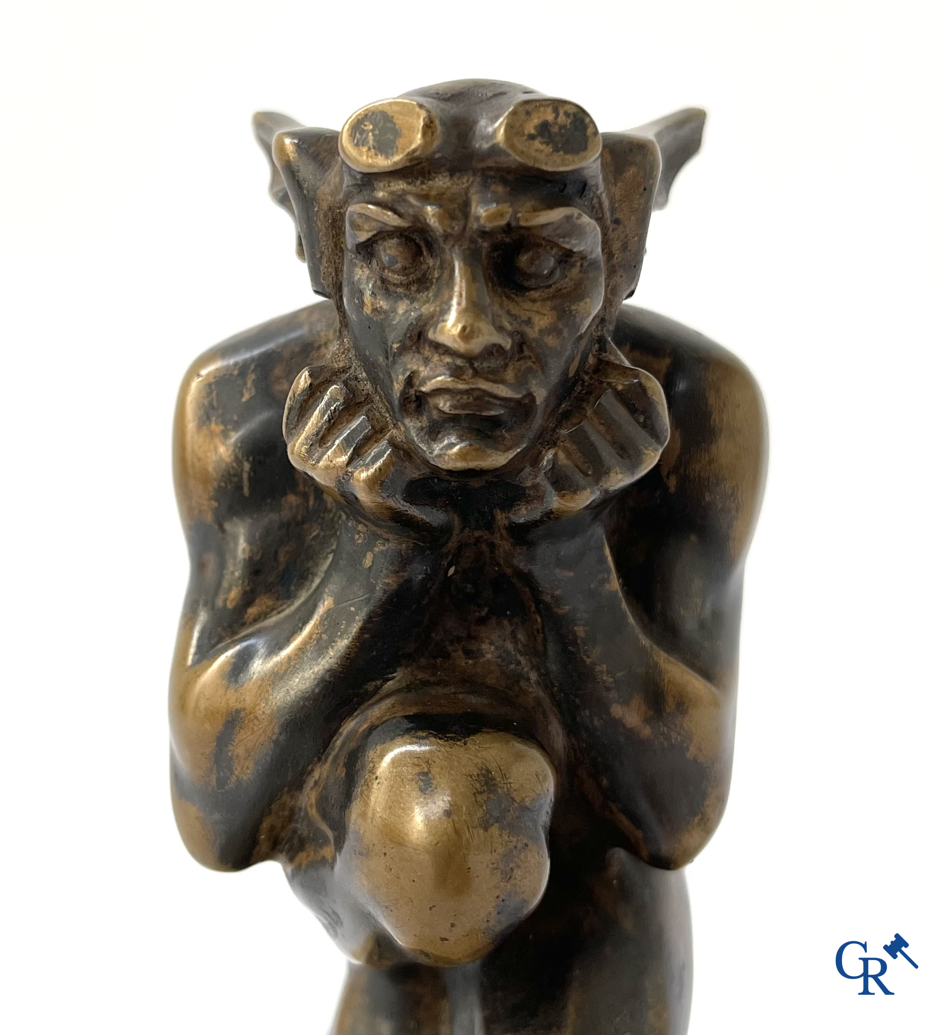 Automobilia, une originale mascotte en bronze finement ciselée d'après un modèle de Gustave Poitvin. vers 1930.