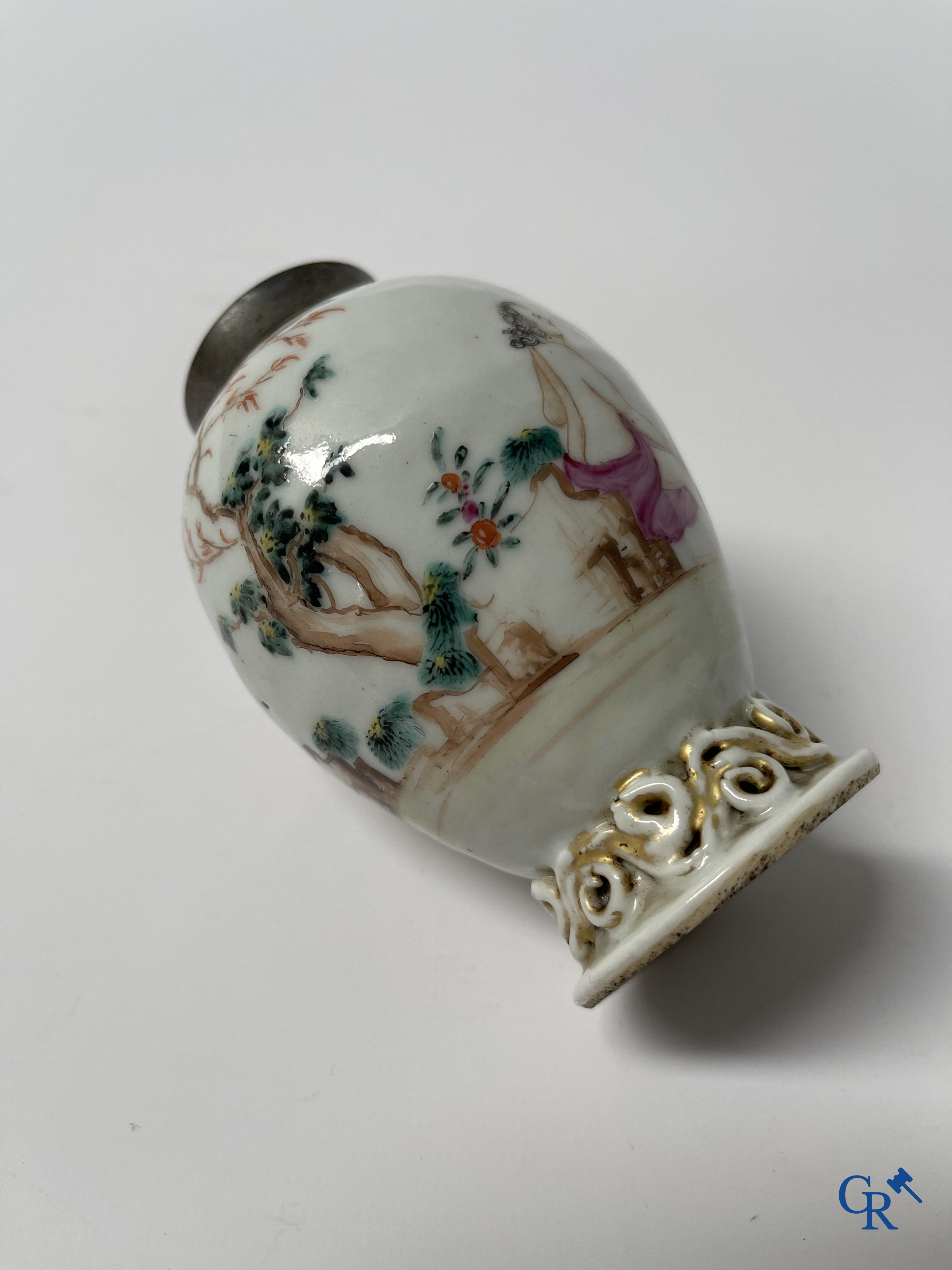 Asian Art, Chinese porcelain. A Chinese famille rose tea caddy with mounts. 18th century.