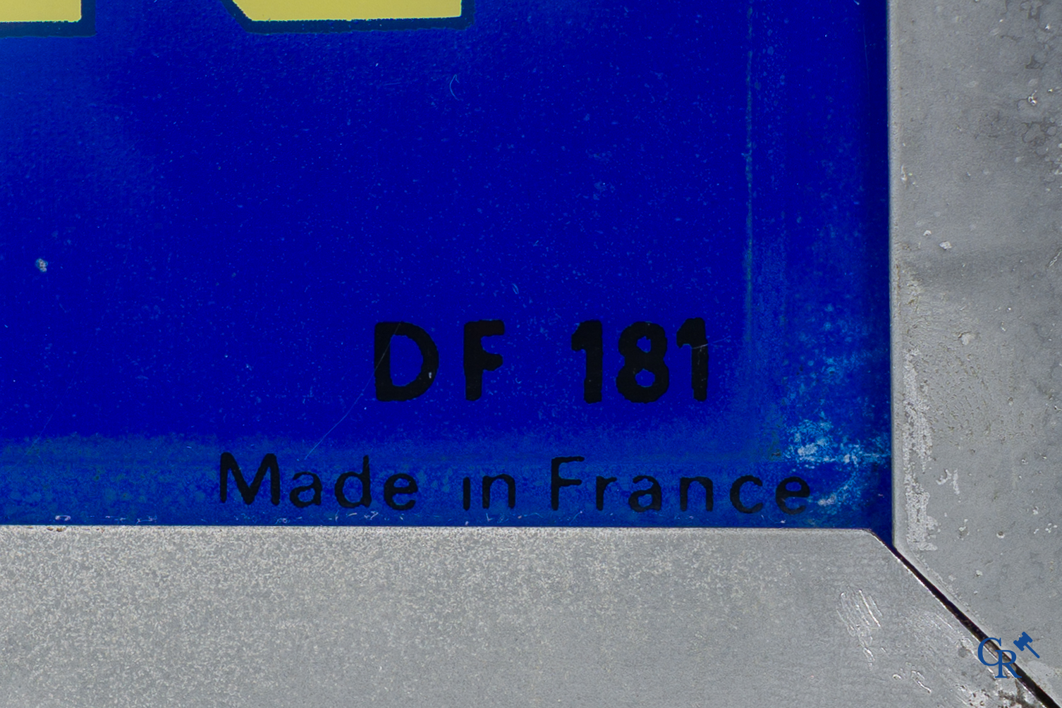 Michelin, Zeldzame lichtreclame in aluminium en plexiglas voor de Michelin gidsen en kaarten.