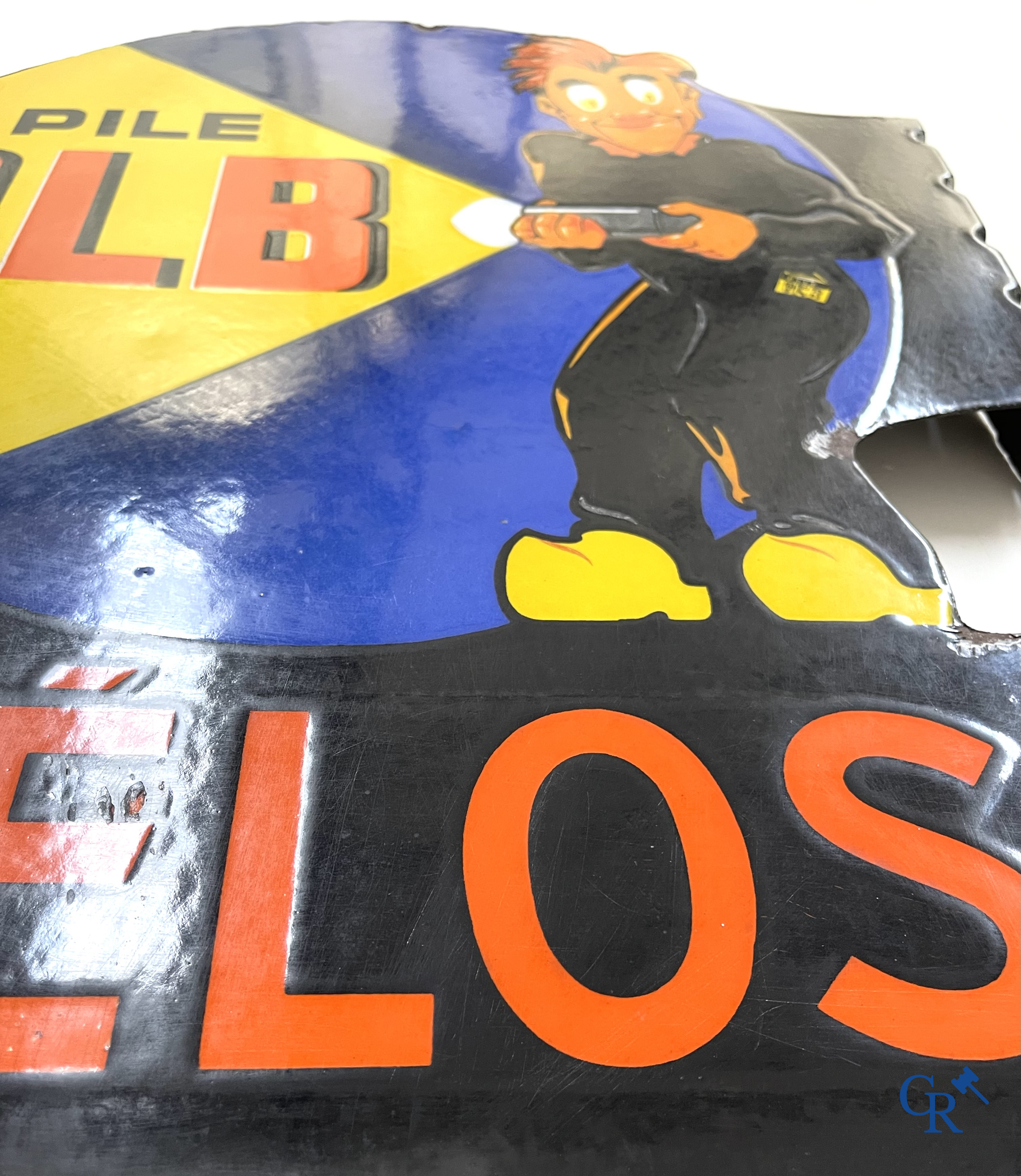 Pile PLB Vélos. Plaque émaillée publicitaire double face pour batteries de vélo PLB. Emailgraph. Bruxelles, 1940.