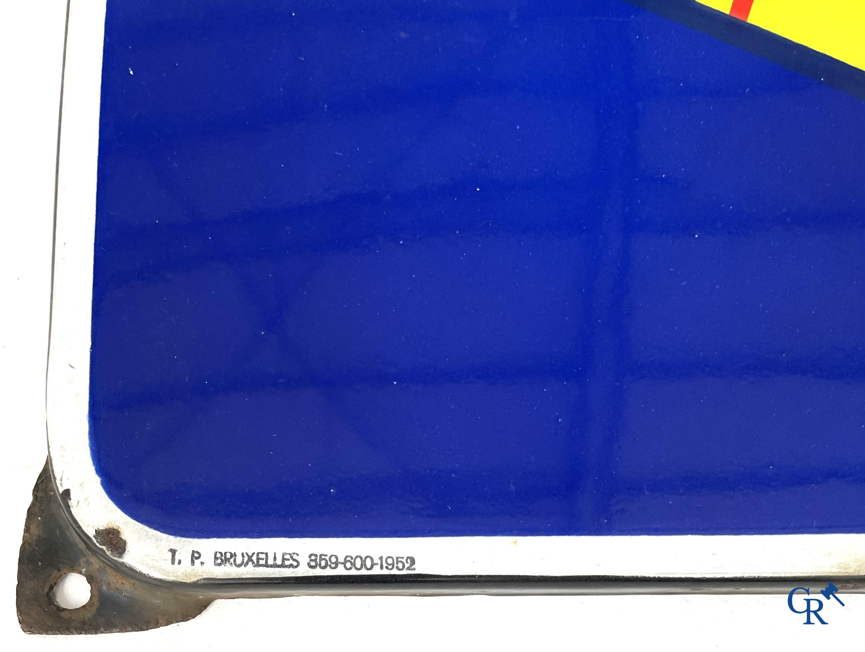 Solo, rend tout plus savoureux. Nice enamel advertising sign for Solo Margarine. Emaillerie Belge 1952.