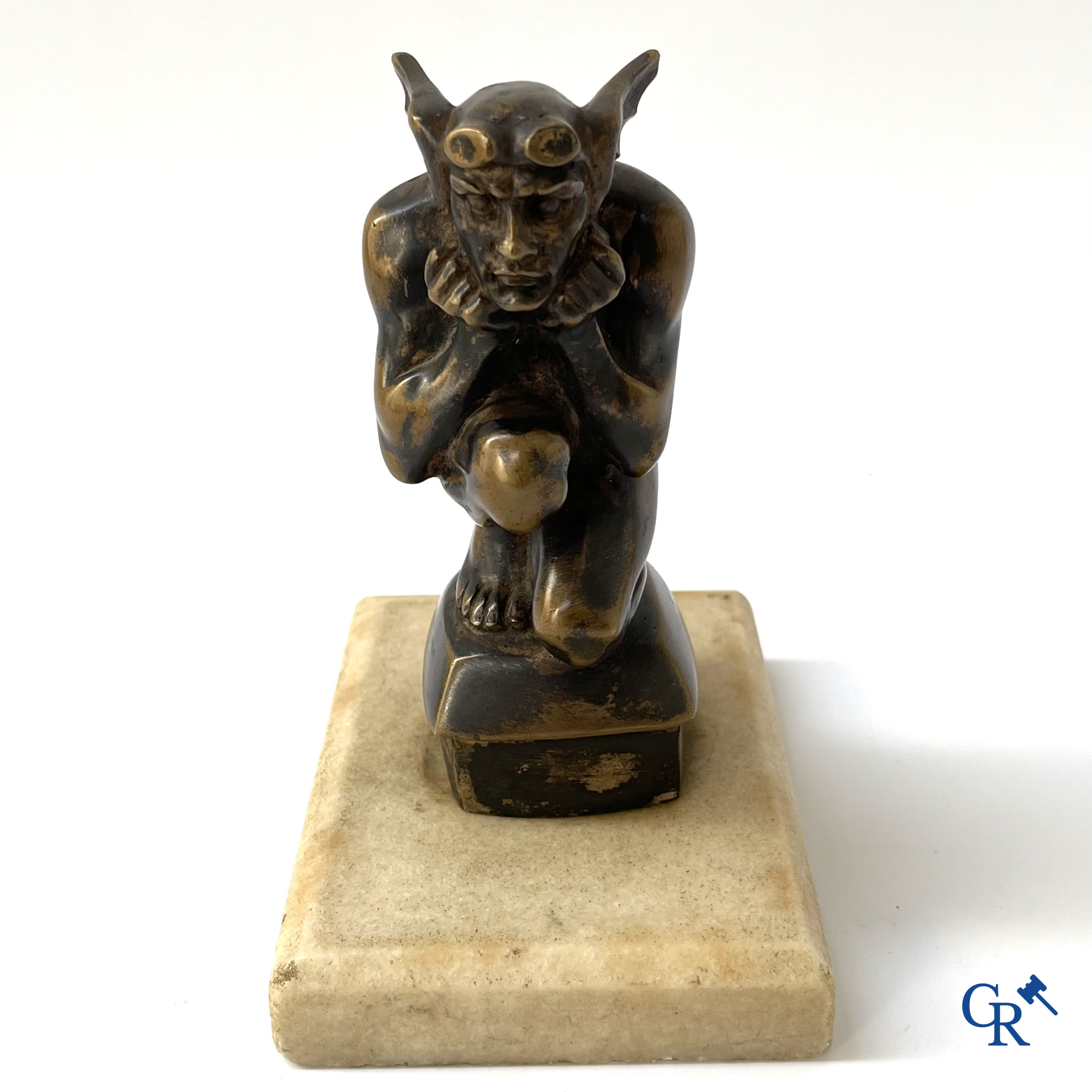 Automobilia, une originale mascotte en bronze finement ciselée d'après un modèle de Gustave Poitvin. vers 1930.