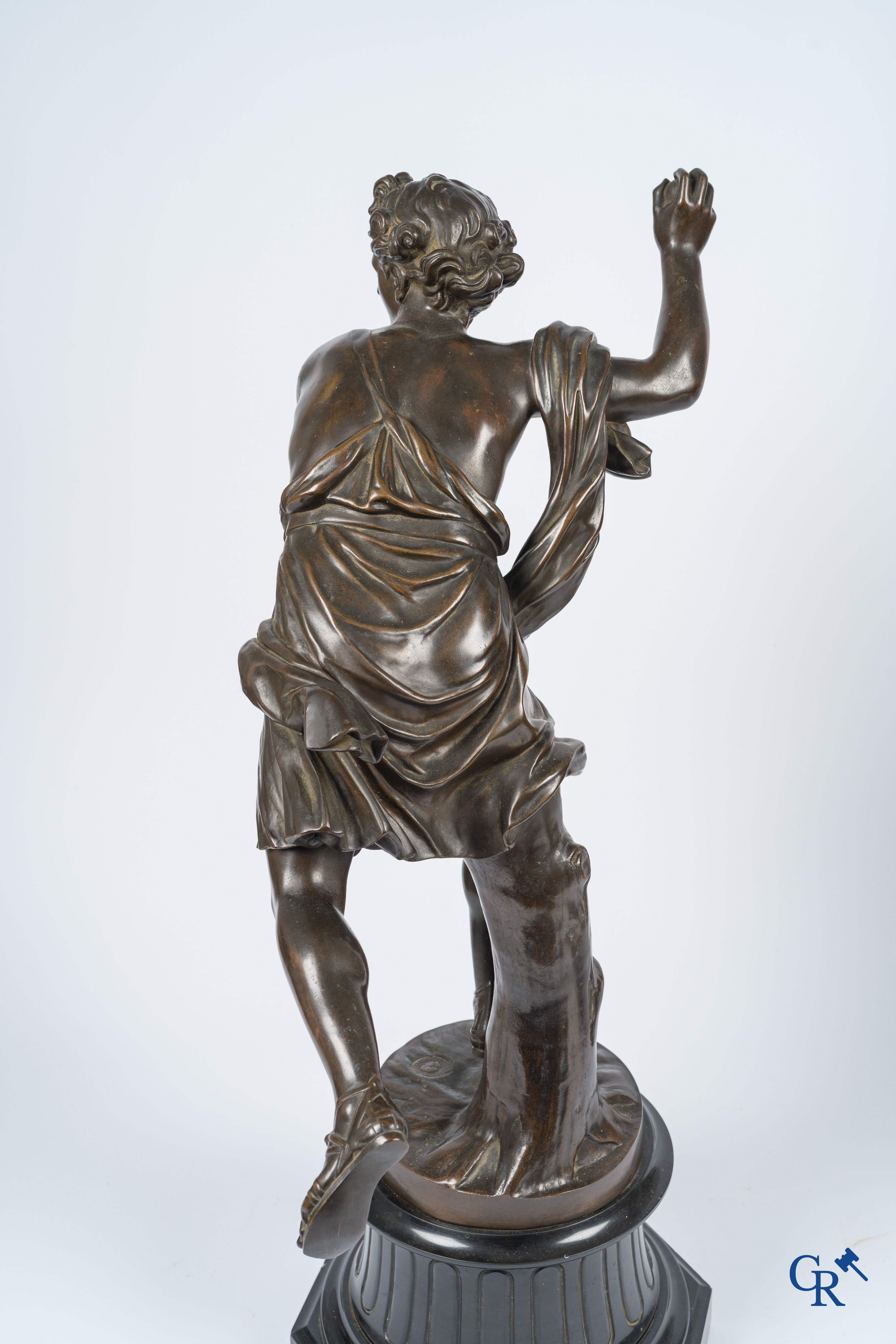 Pierre Lepautre and Guillaume Ier Coustou (after). Atalante and Hippomène. Imposing pair of bronze statues, circa 1880.