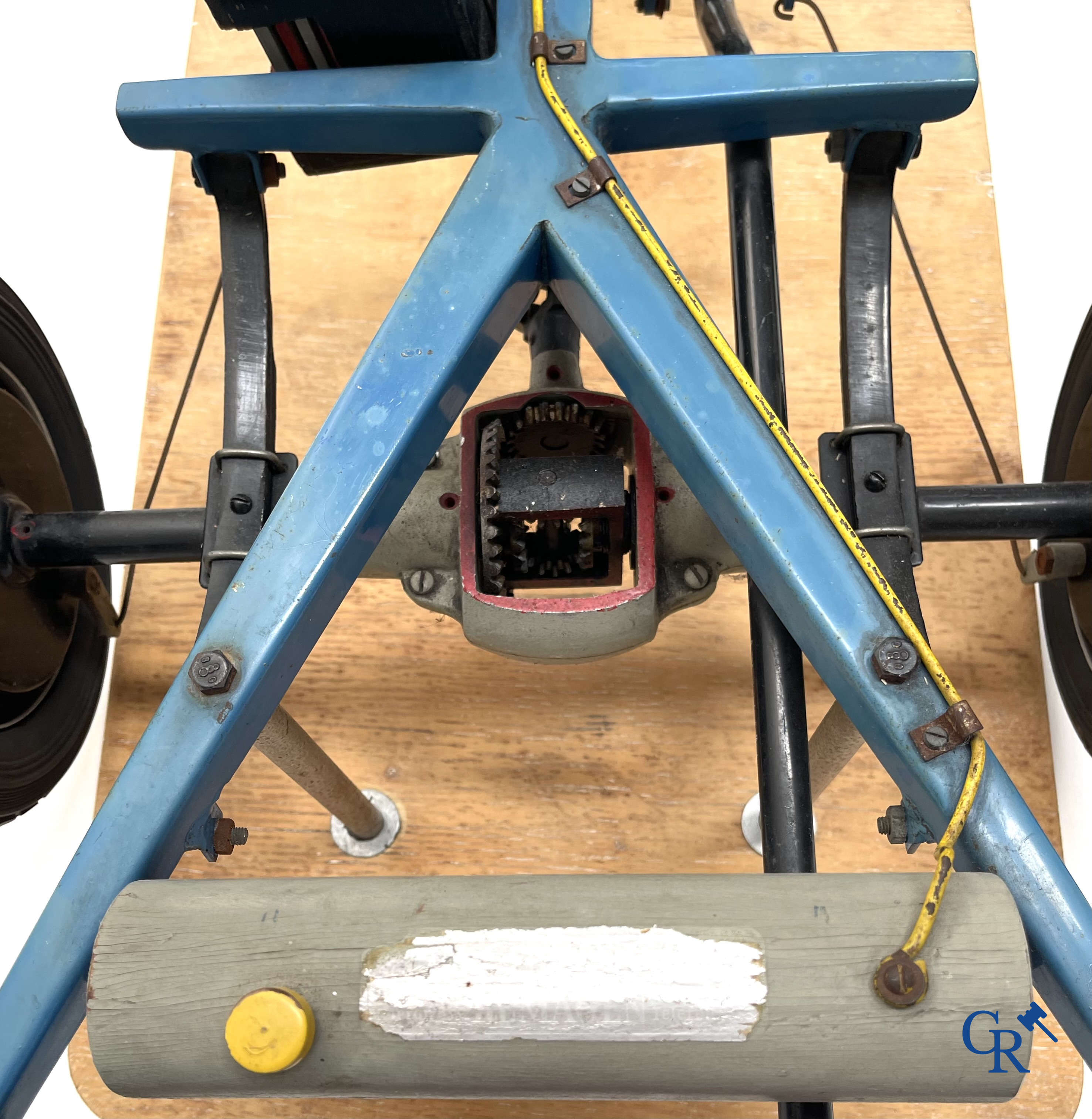 Verkehrs Verlag Remagen, a VVR-150 lesson model for car driving schools. Large model with mainly metal parts.