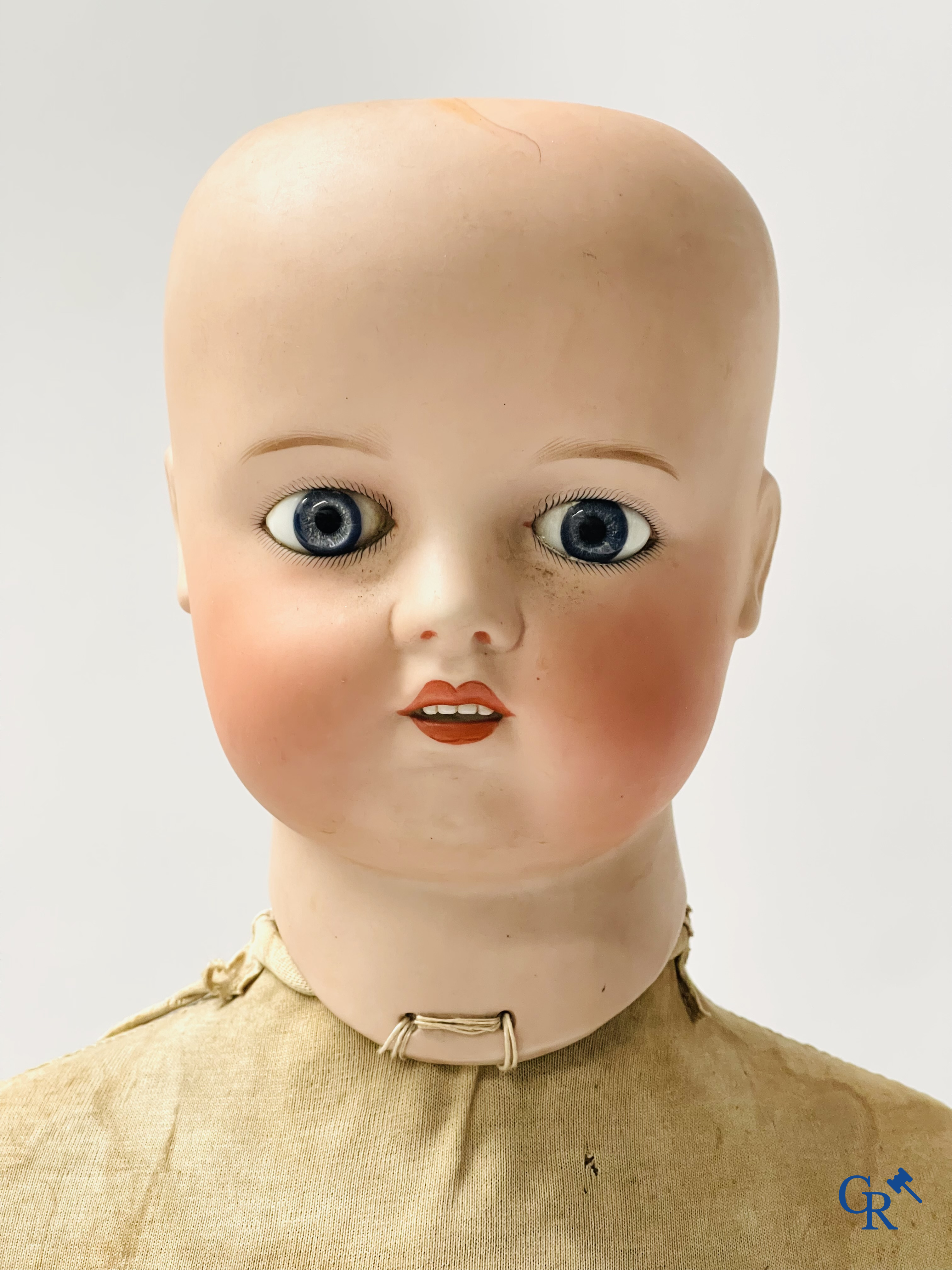 François Gauthier en Buste Jourdan, een mannequinpop in de stijl van Stockman met porseleinen hoofd. Circa 1900.