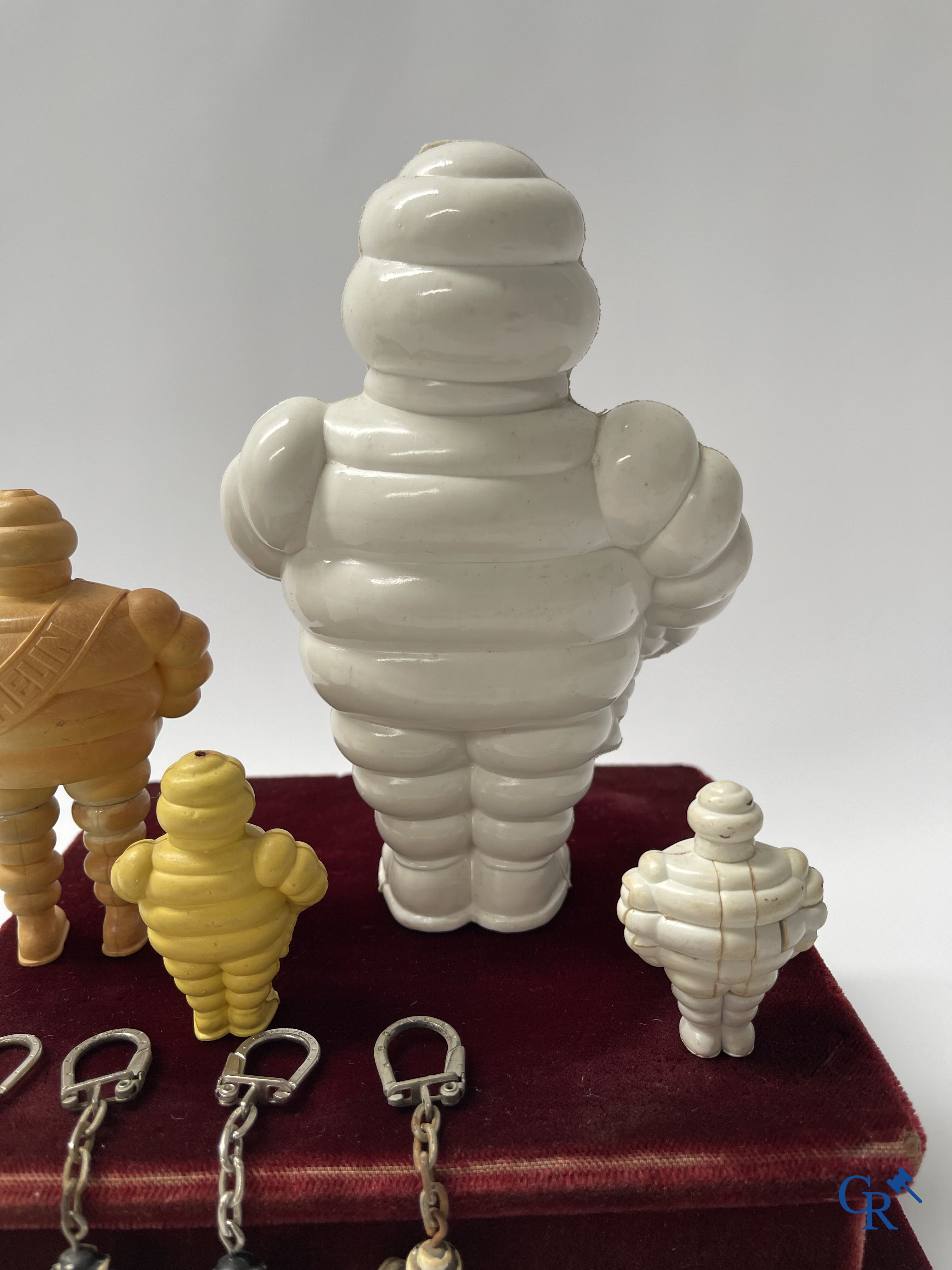 Michelin, a lot with various Bibendum figures and publicity keychains for Michelin tyres. 1950's and 1960's.