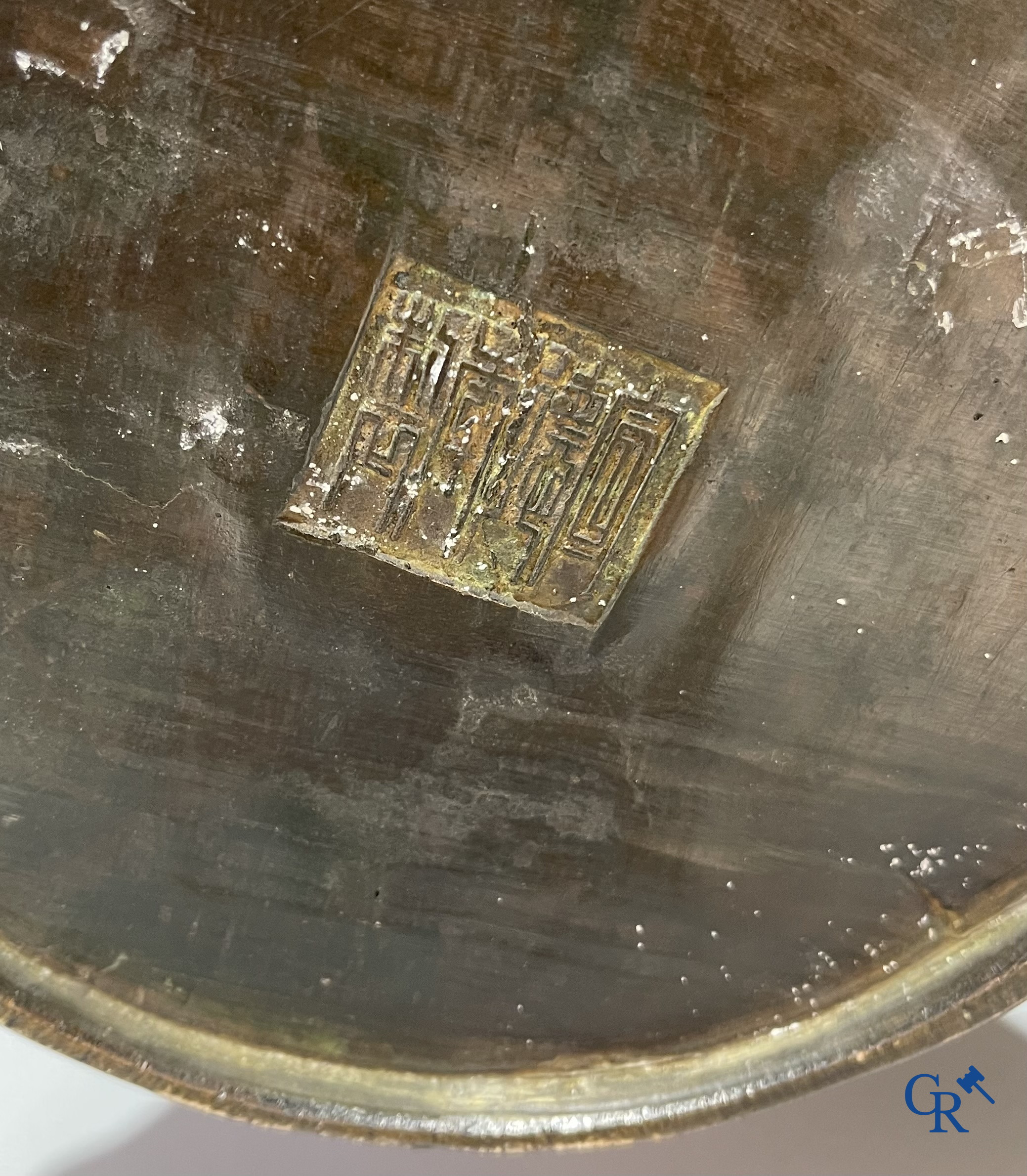 Asian Art, a pair of Chinese vases in cloisonné. Marked.