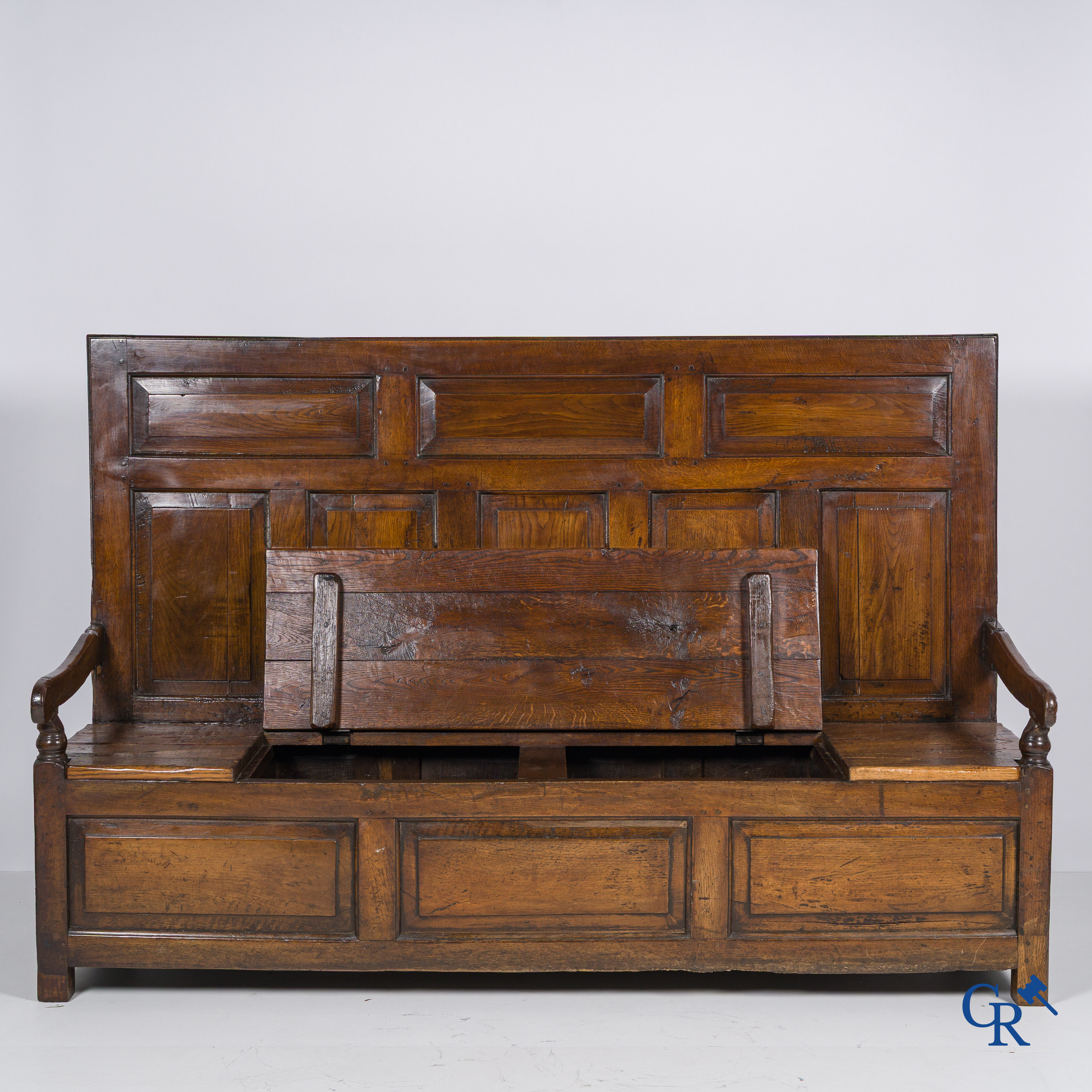 Antique oak hall bench with storage space. Beautiful patina. 18th century.