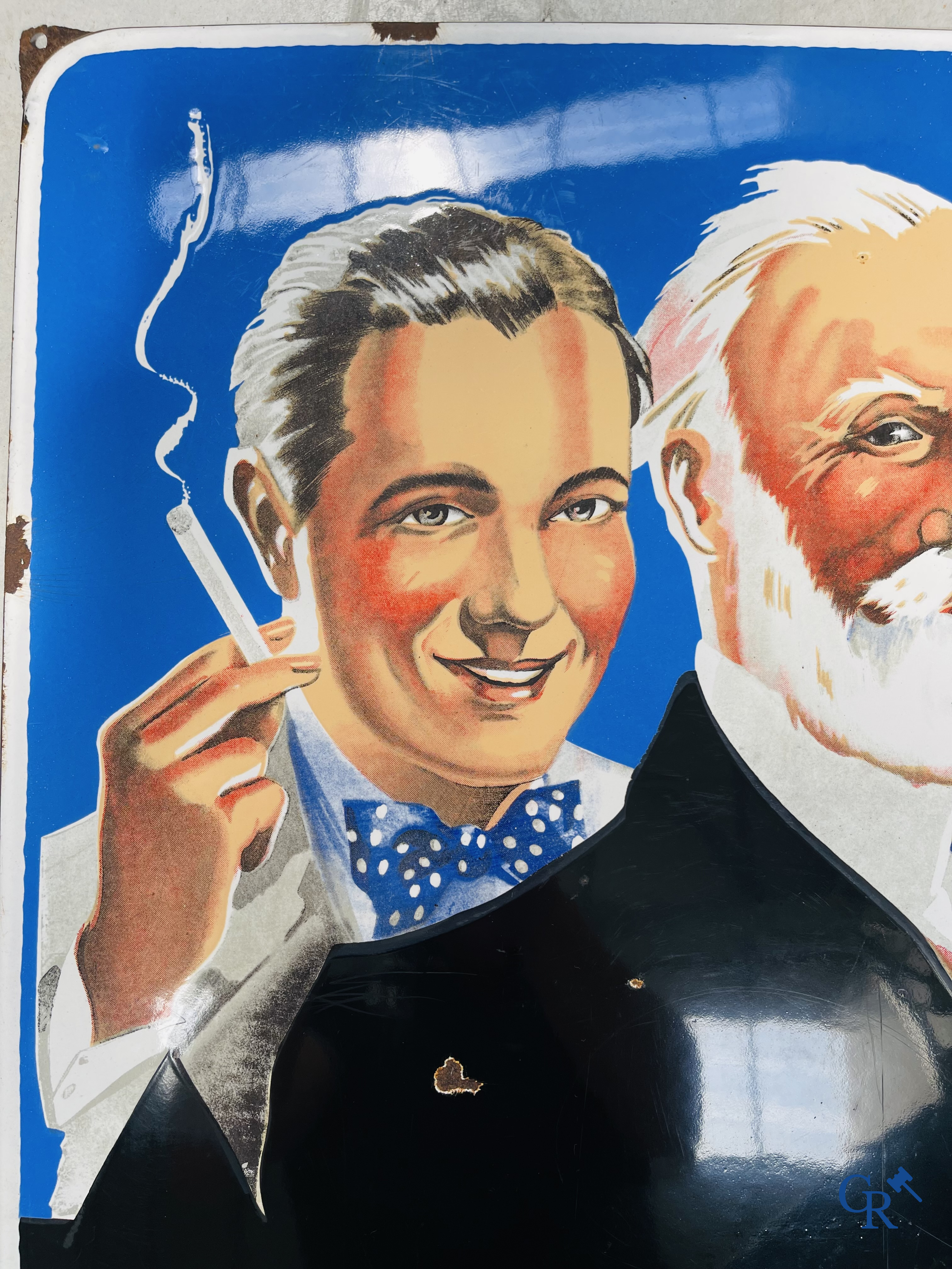 AJJA, Emaille reclamebord voor de tabakswaren van AJJA. Emaillerie Odon Warland. T.P. Bruxelles 1951.