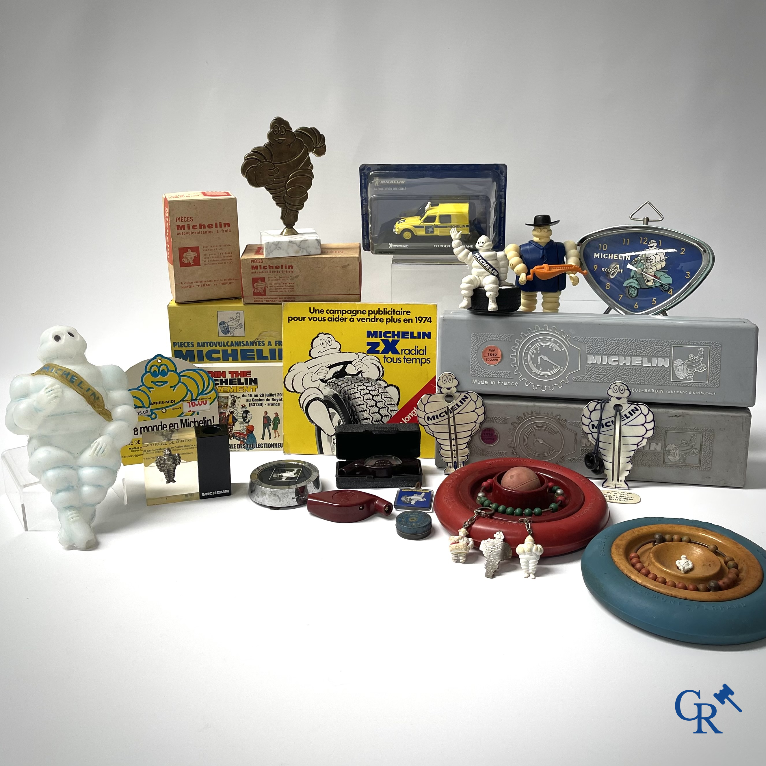 Michelin, een lot verzamelobjecten rond het Michelin banden merk. Jaren '60-'70 en later.