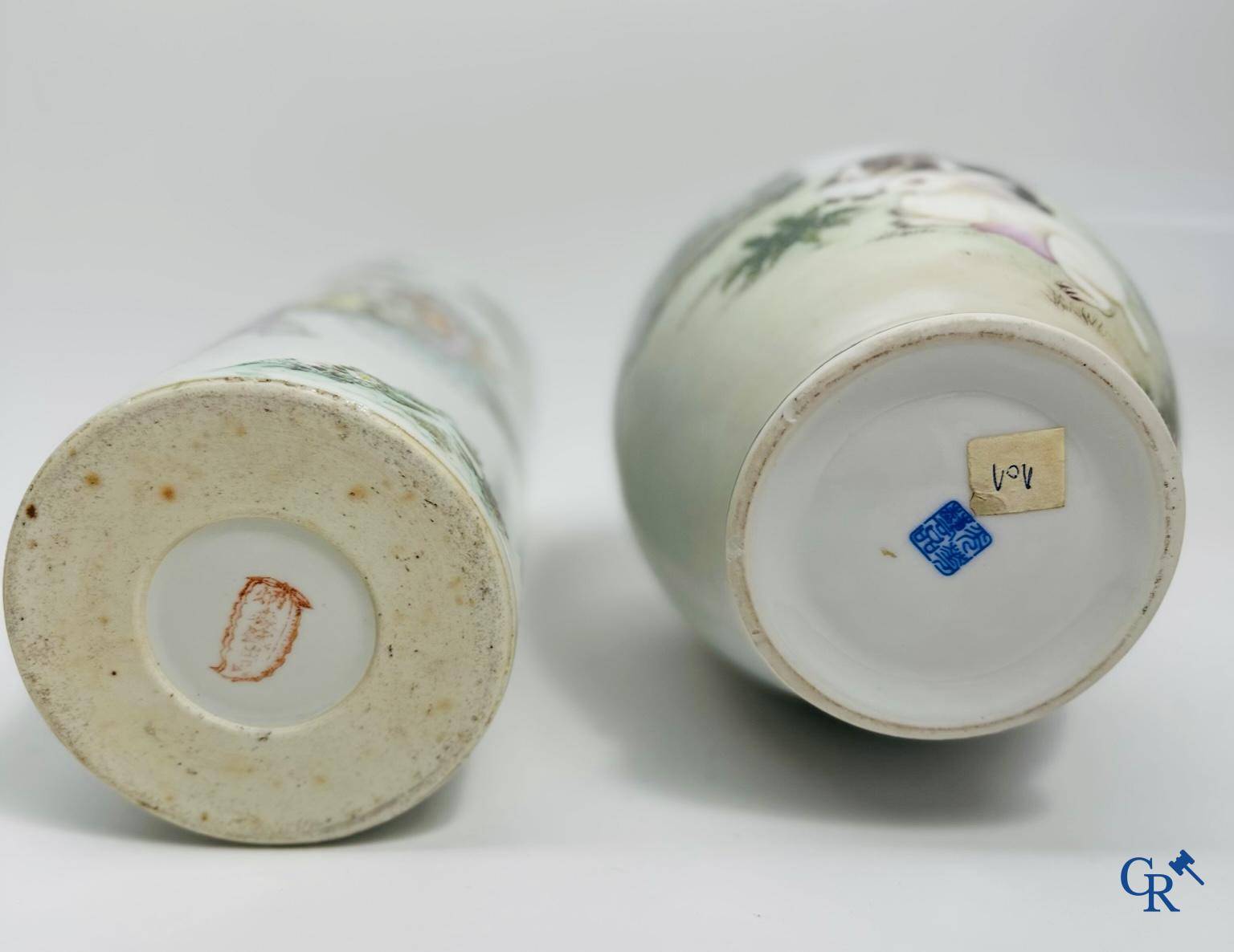Chinese porcelain: Lot of 2 Chinese vases.