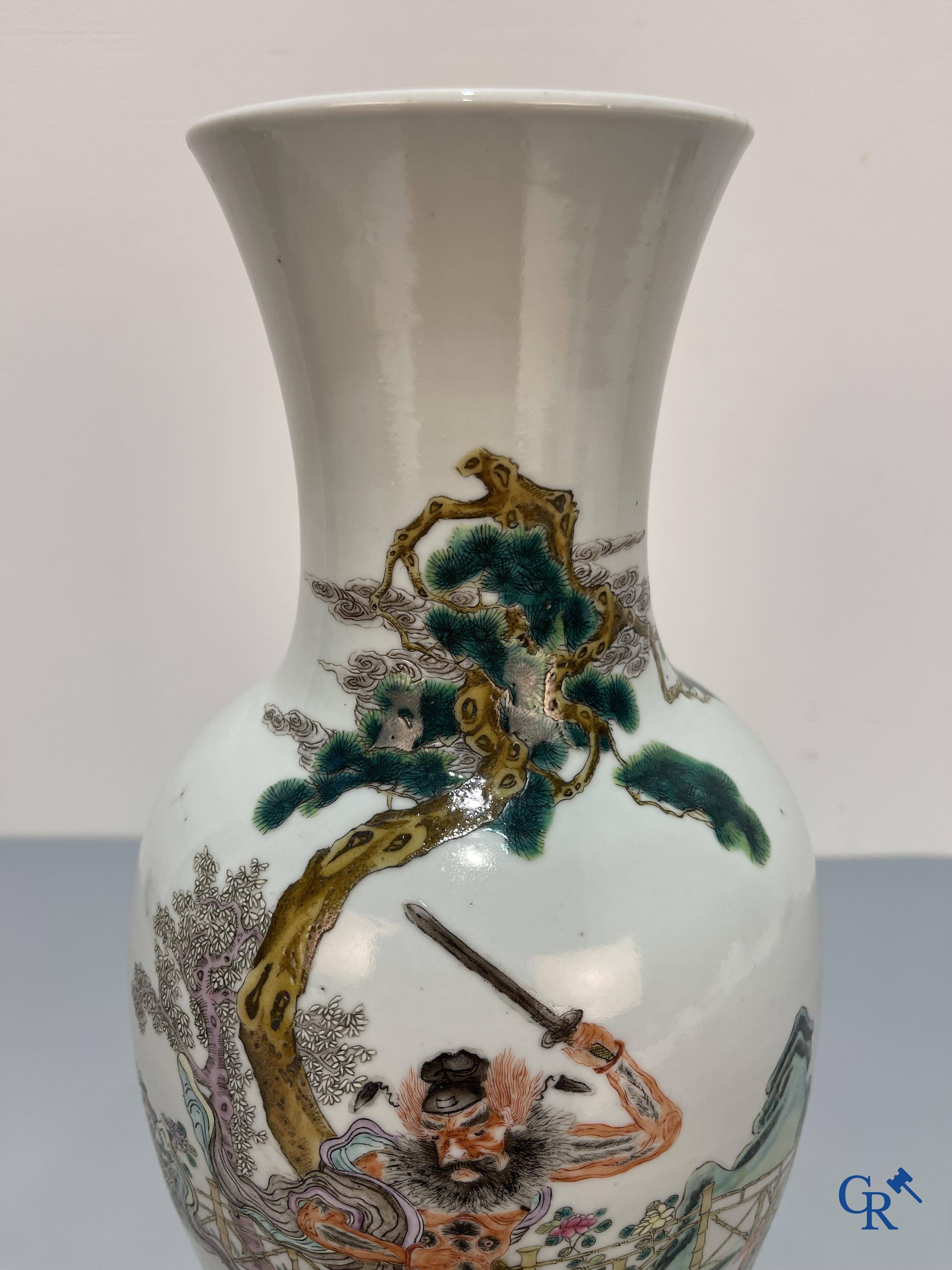 Asian Art, Chinese porcelain, a Chinese famille rose vase with warriors.