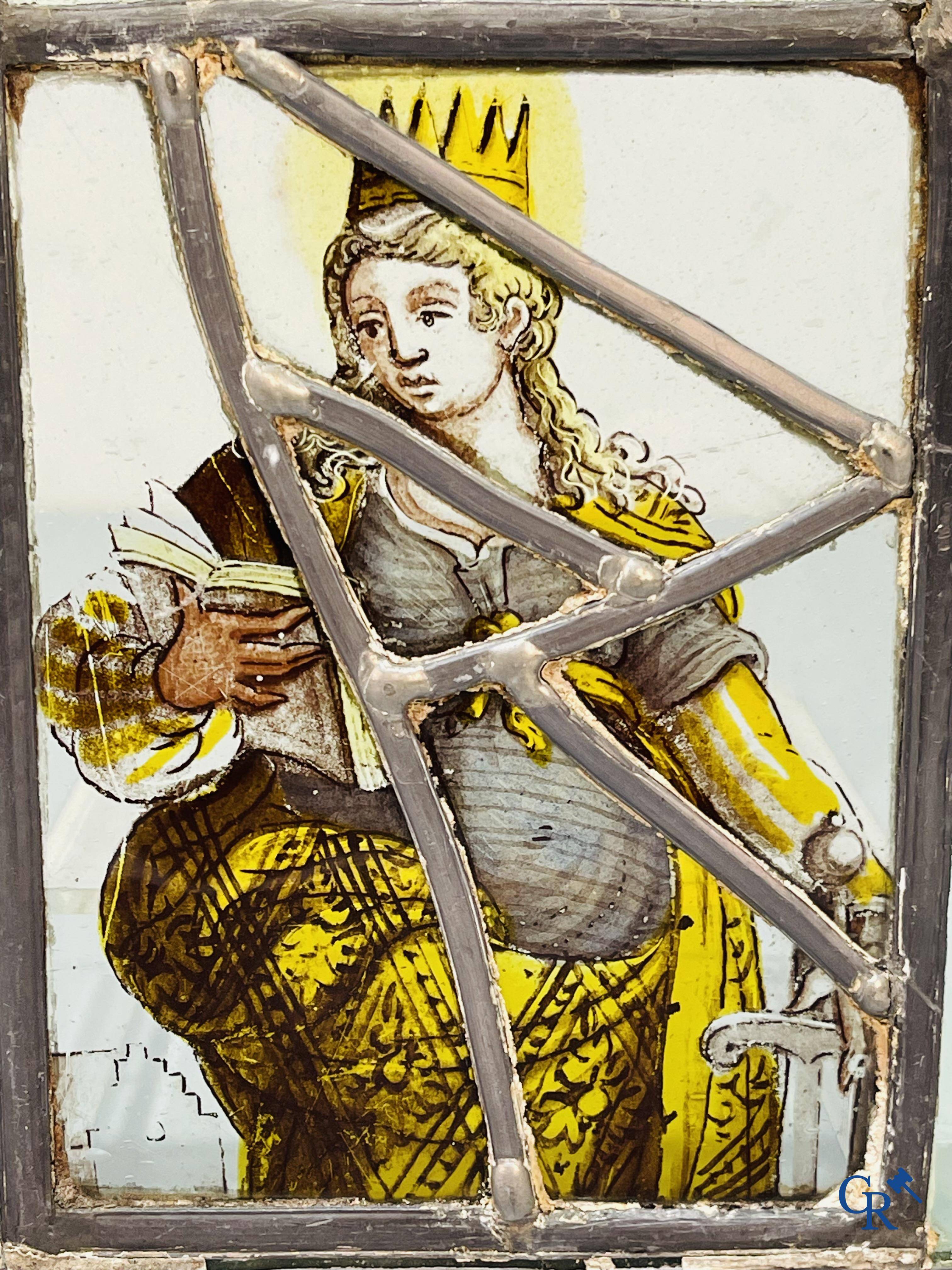 Un vitrail du XVIIème siècle de Sainte Catherine d'Alexandrie.