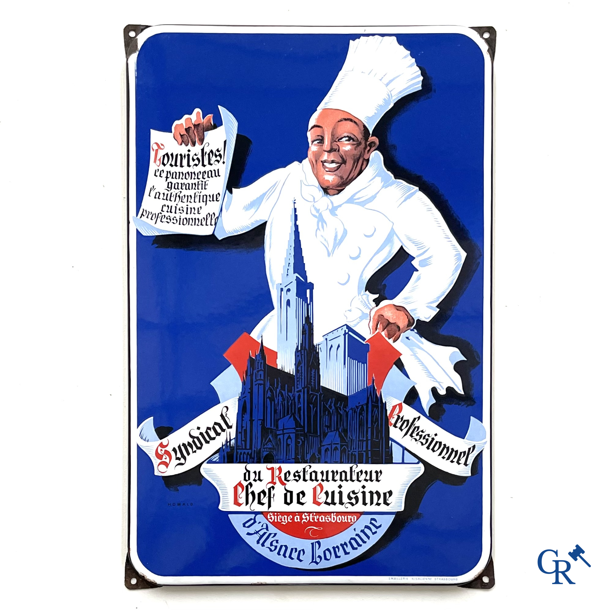 Chef de Cuisine, emaille bord voor de Syndical Professionnel du Restaurateur d'Alsace Lorraine. Gesigneerd Howald.