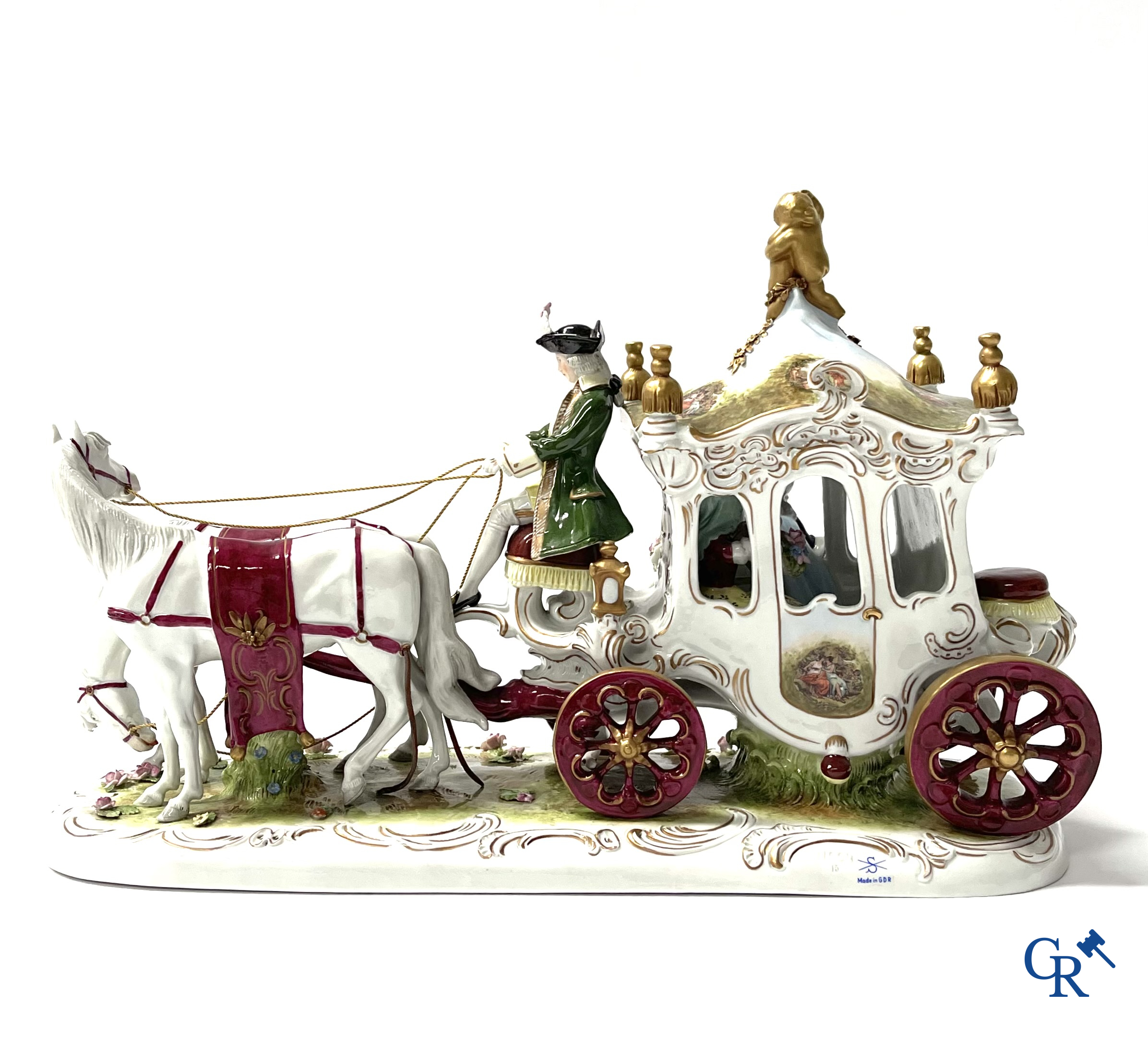 European porcelain. A large horse carriage in Saxon porcelain. Marked.