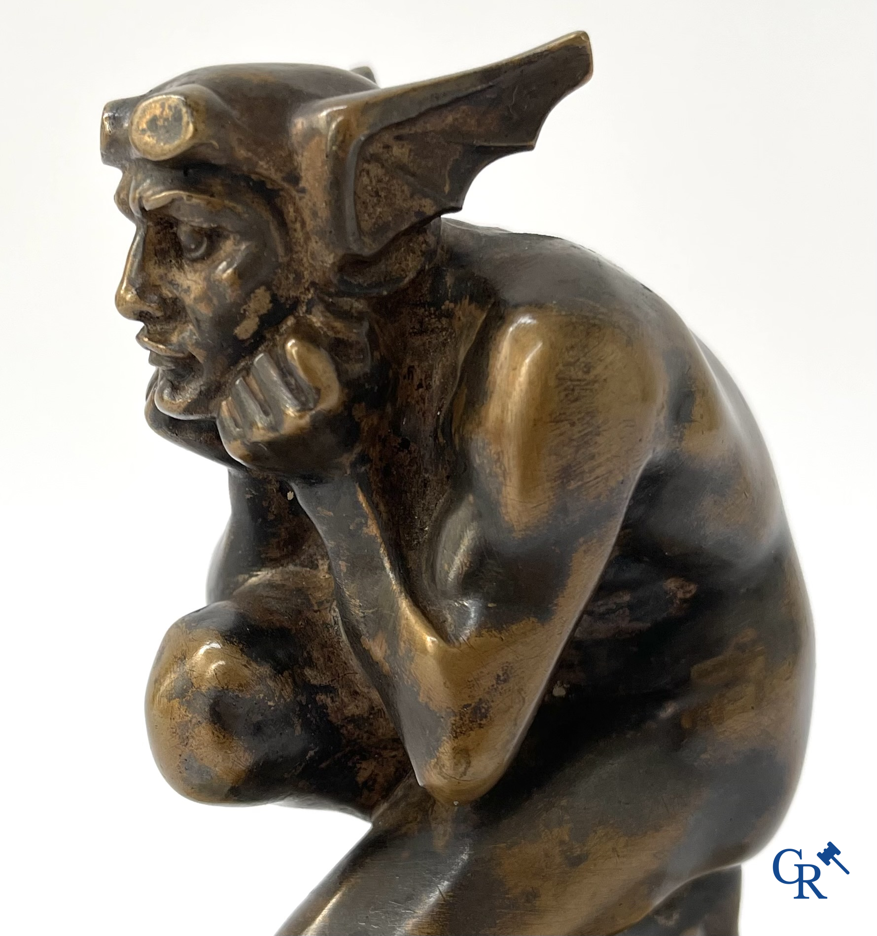 Automobilia, une originale mascotte en bronze finement ciselée d'après un modèle de Gustave Poitvin. vers 1930.