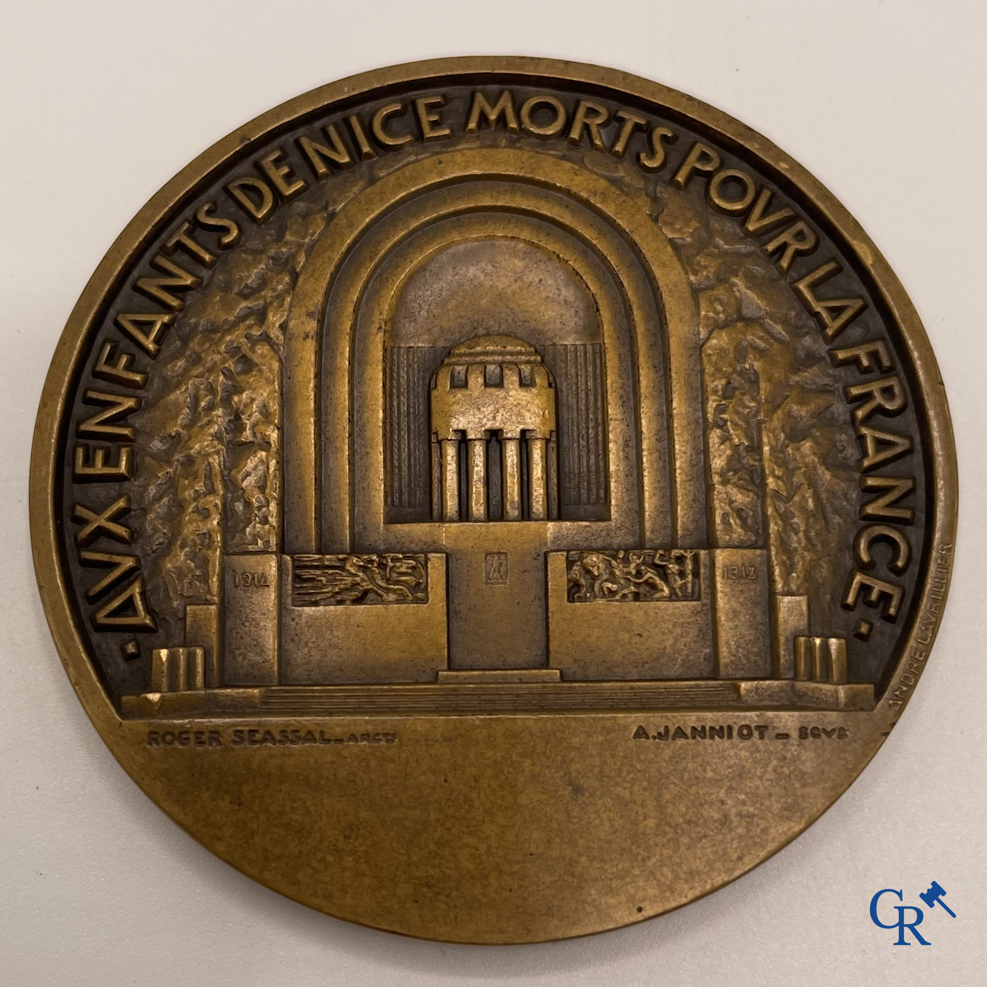 Medal: Alfred Auguste Janniot sculptor - André Lavillier engraver . Aux enfants de Nice morts pour la France.