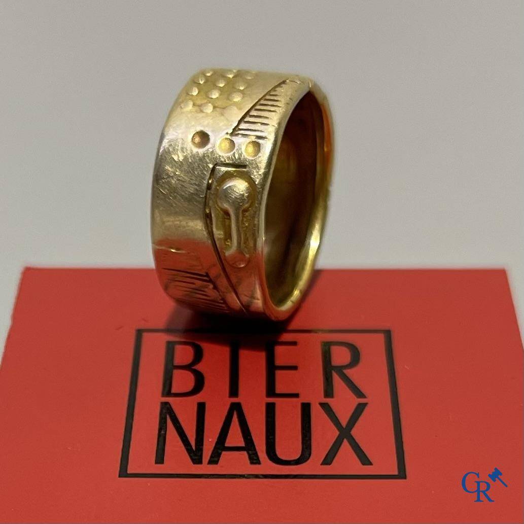 Bernard Biernaux, Beautiful contemporary ring in gold 750°/00.