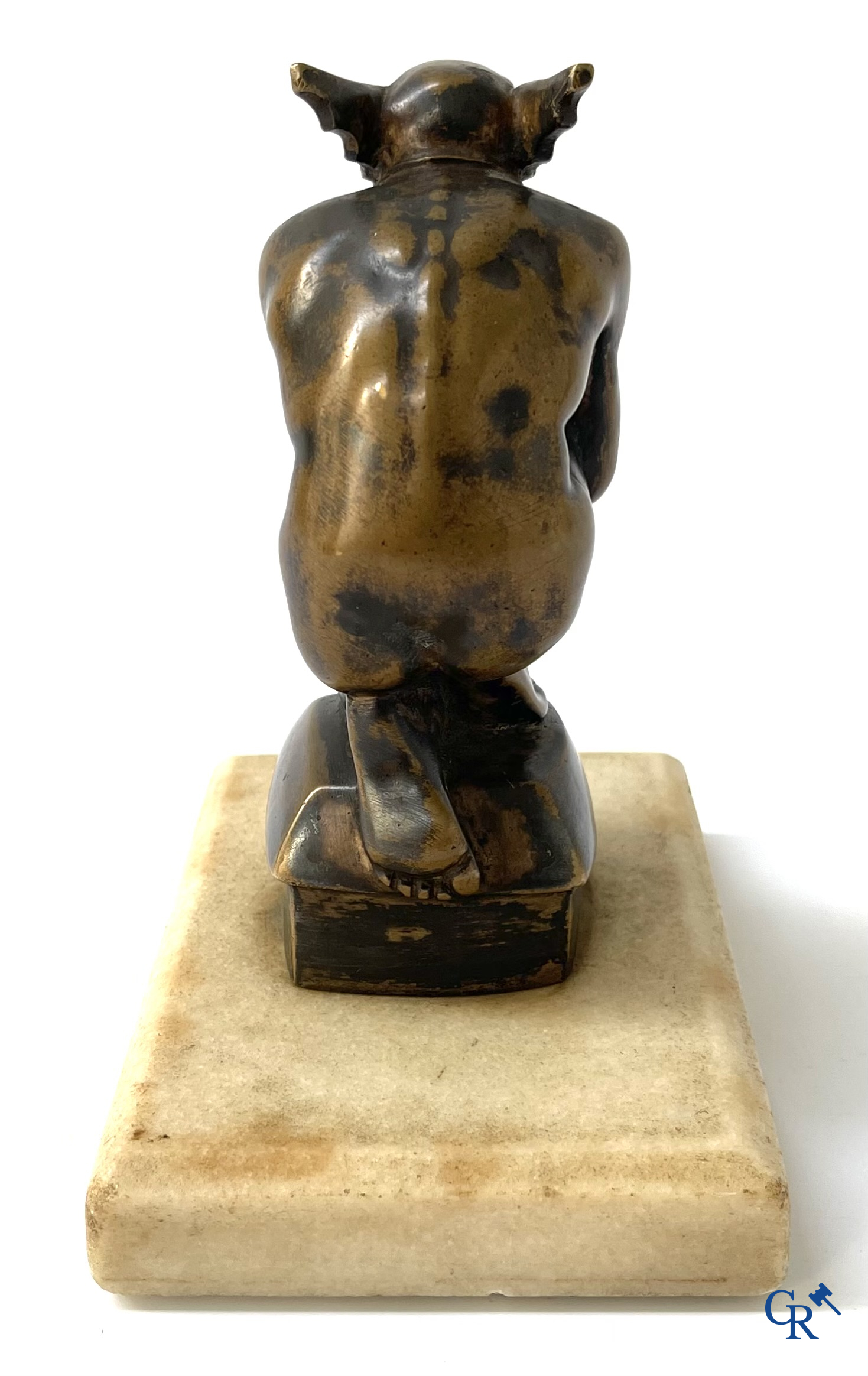 Automobilia, une originale mascotte en bronze finement ciselée d'après un modèle de Gustave Poitvin. vers 1930.