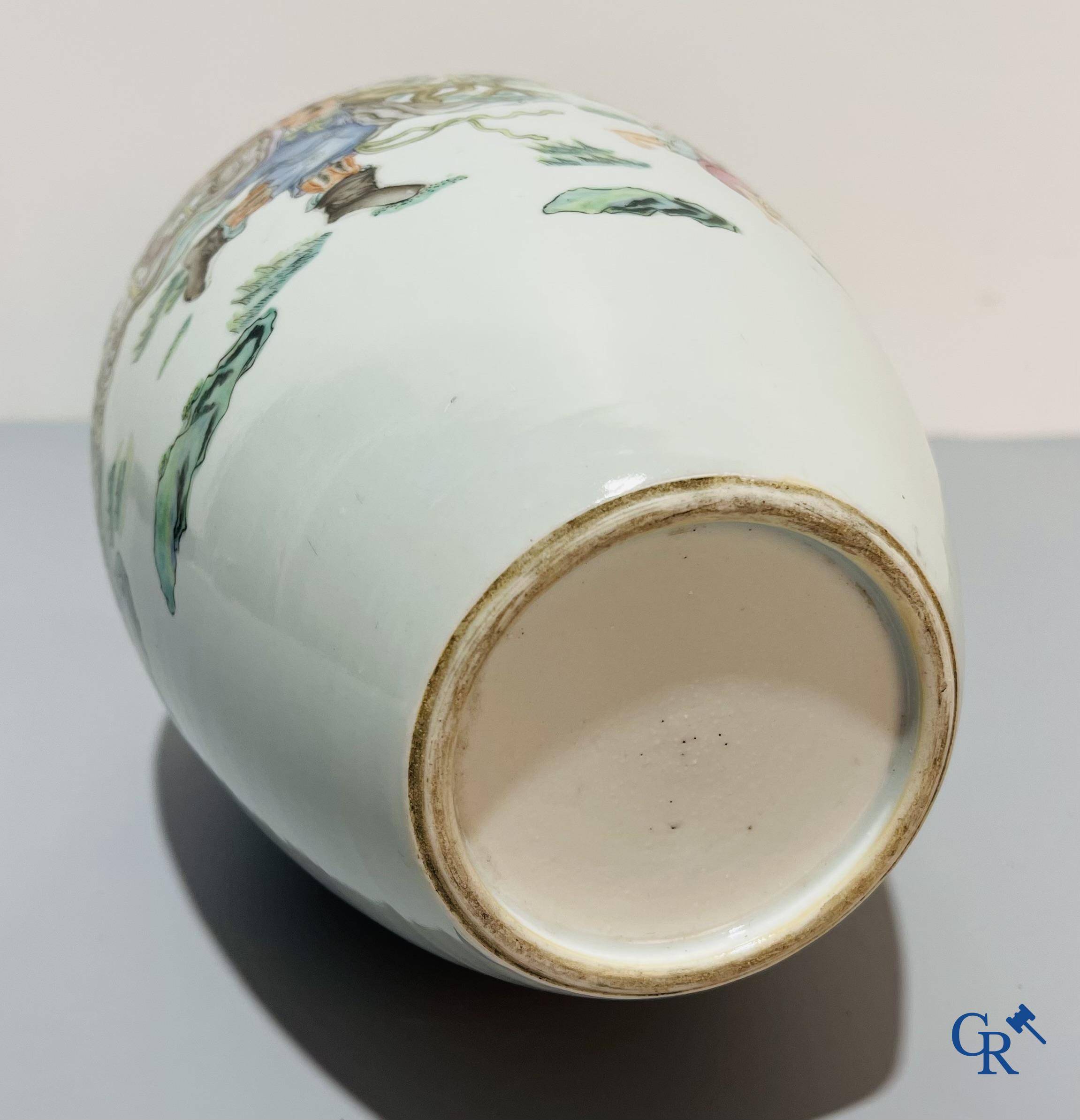 Asian Art, Chinese porcelain, a Chinese famille rose vase with warriors.