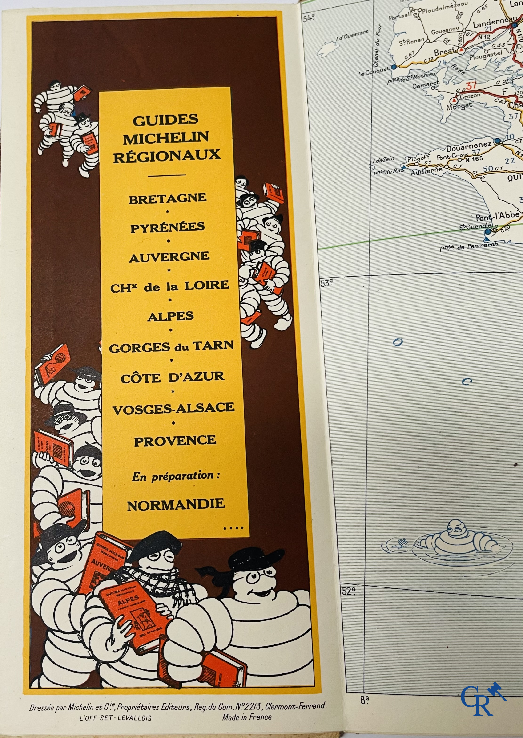 Michelin, an interesting lot with Michelin objects, mainly from the 1920's and 1930's.