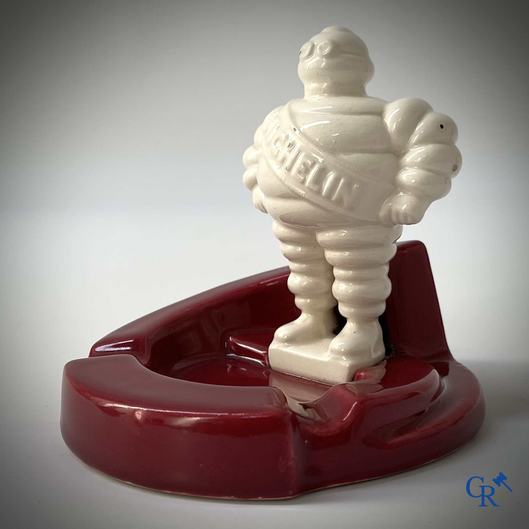 Michelin, een publiciteitsasbak voor het bandenmerk Michelin. 50'er jaren.