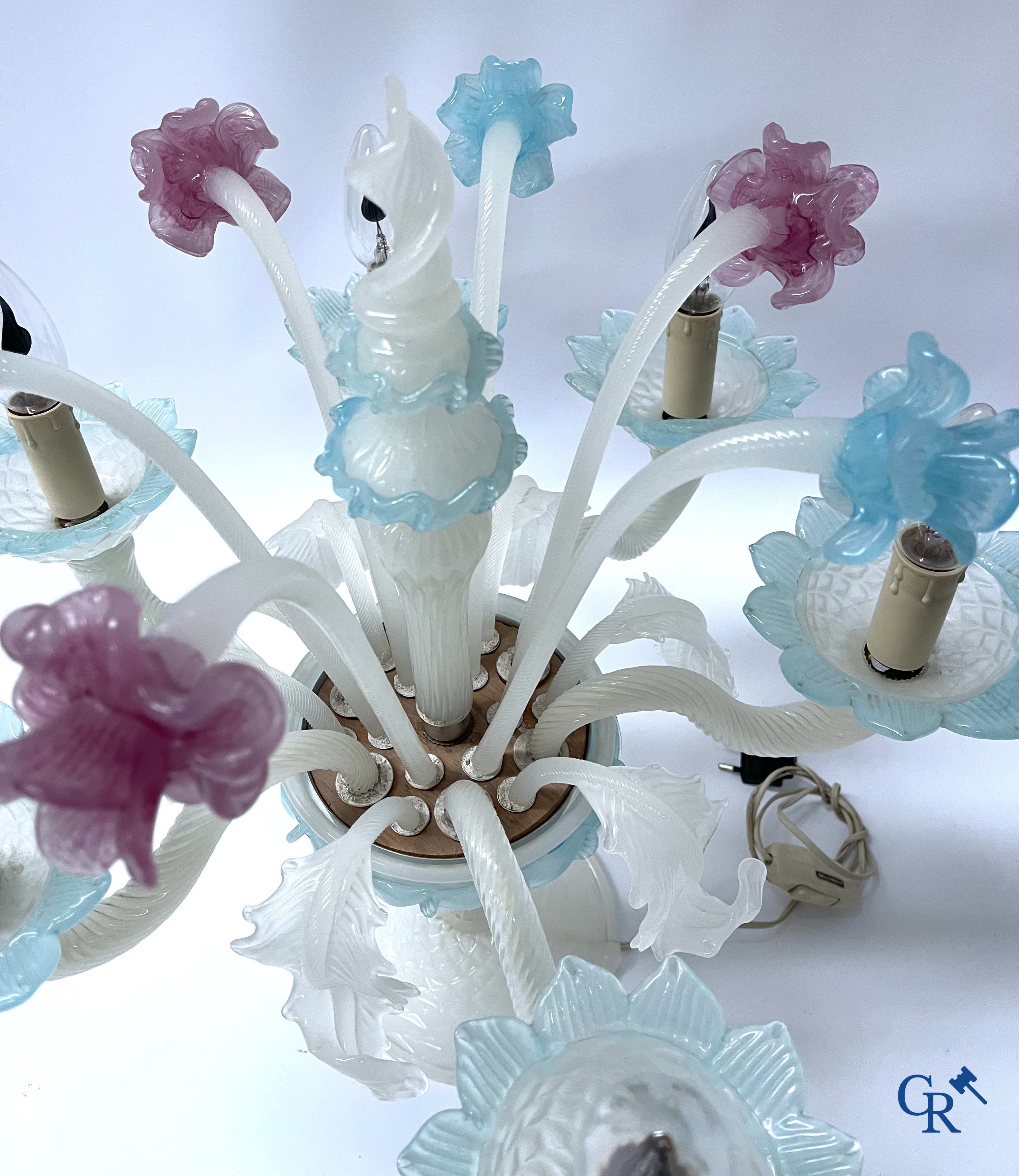 A lot of a Venetian table lamp, a pair of large wall lights in Venetian glass and a Murano ceiling lamp.