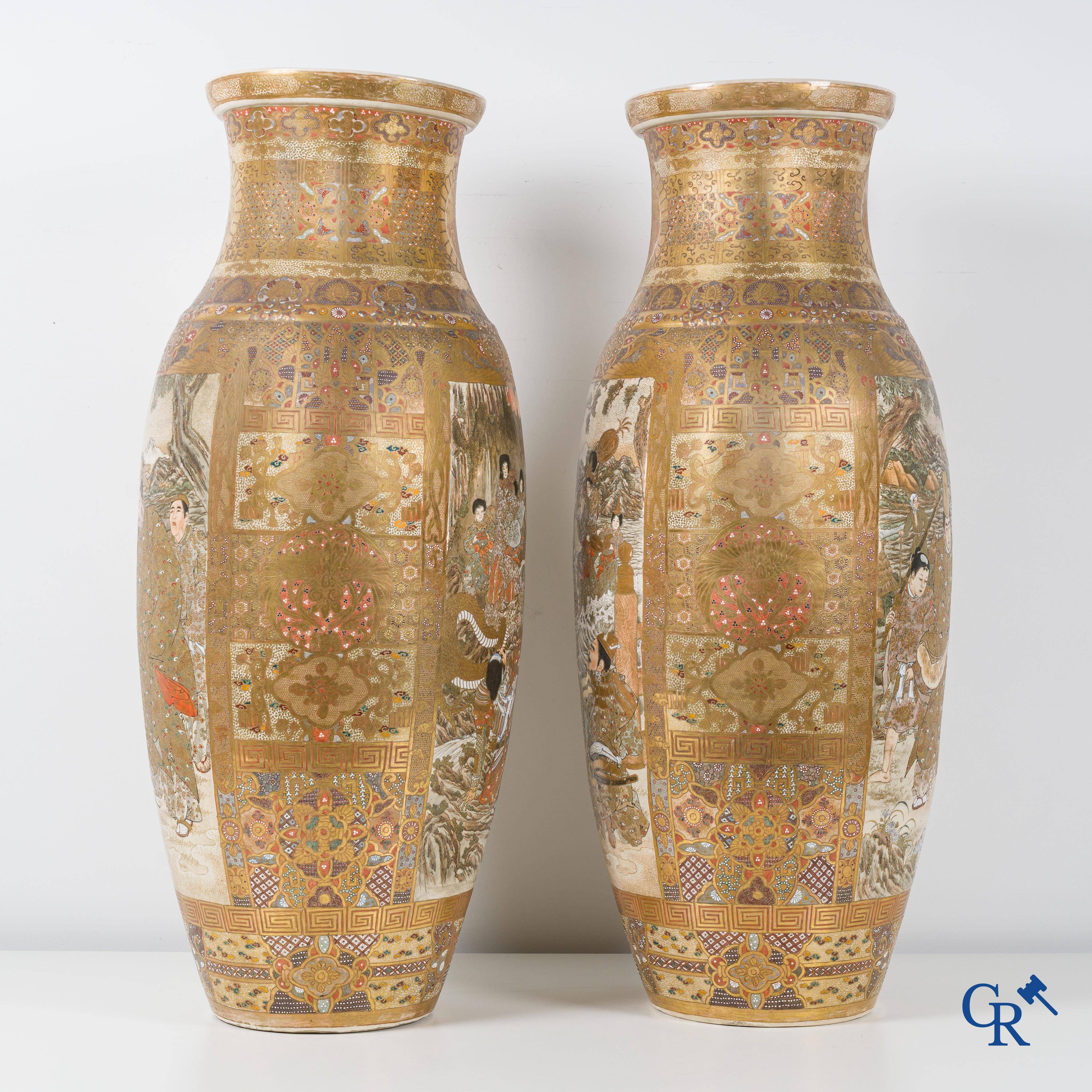 Asian Art, Japanese porcelain, an exceptional pair of large and finely decorated Satsuma vases. Meiji period.
