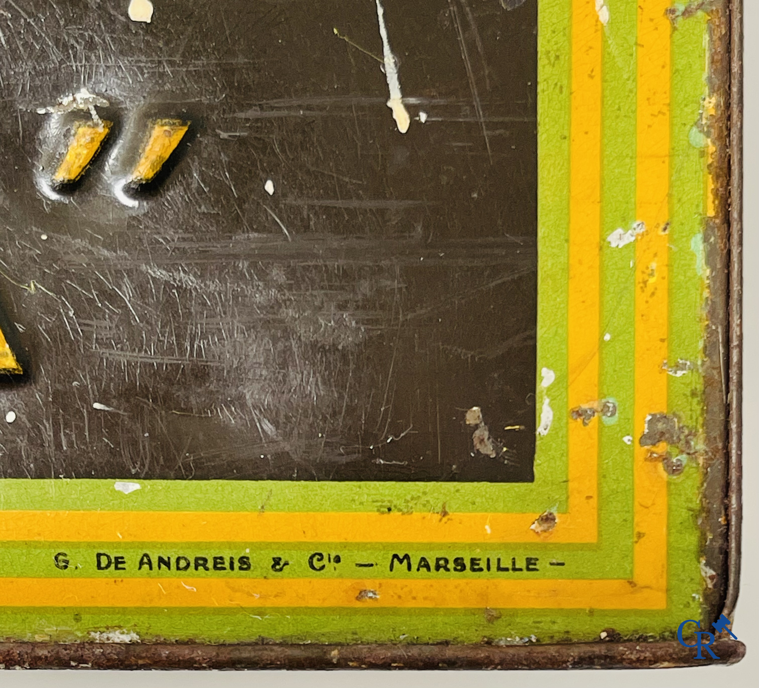 "Krema", Le meilleur bonbon au beurre. Blikdoos met een illustratie van Jean D'Ylen. G. De Andreis & Cie Marseille.