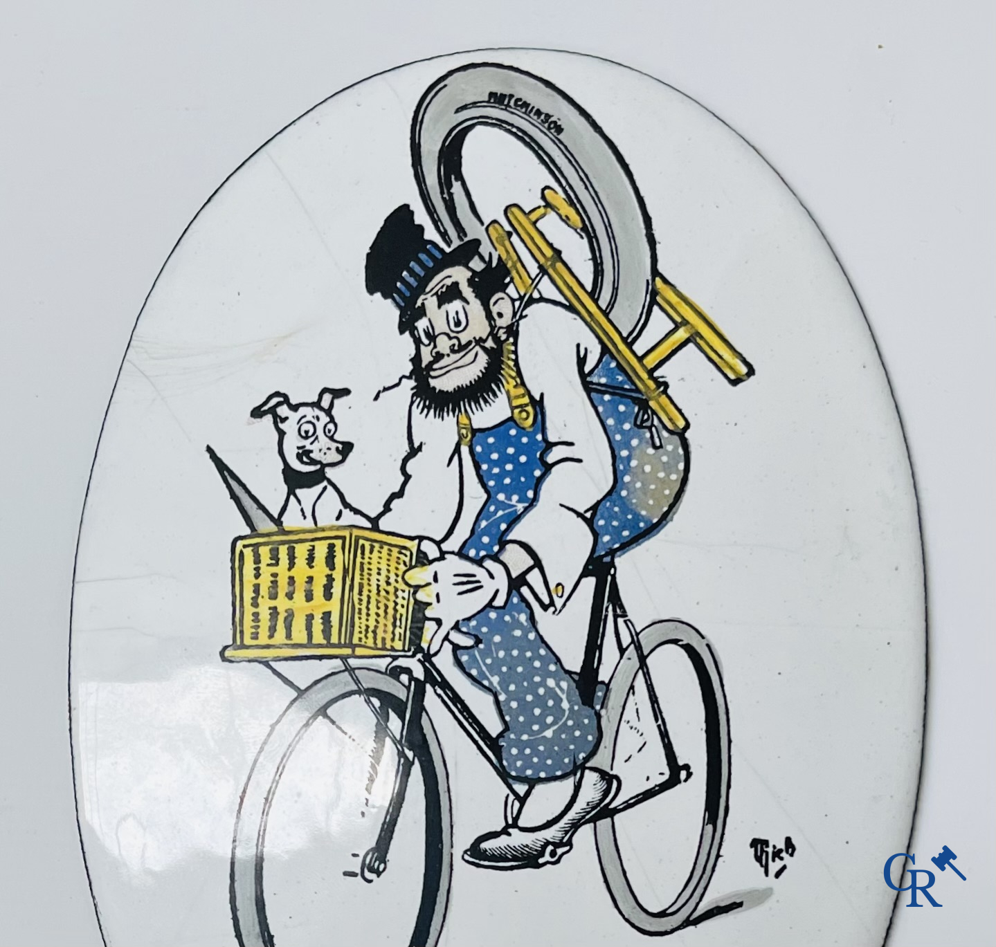 Pneu Hutchinson. Emaille reclamebord op koper voor fietsbanden. Gesigneerd Mich. Email Capelasse Paris. Circa 1920.