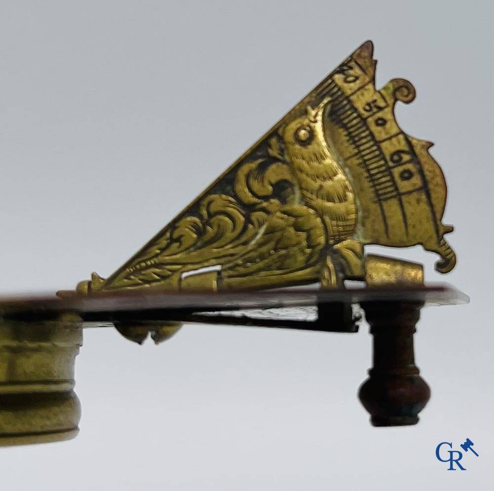 Lemaire à Paris: Cadran solaire octogonal et boussole. Début du XVIIIe siècle.