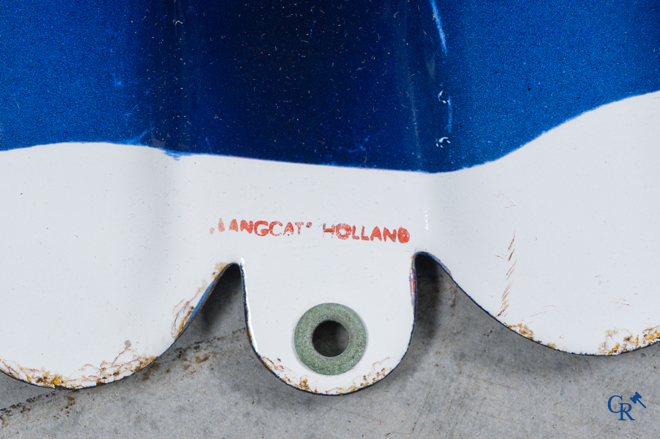 Pepsi-Cola, emaille reclamebord in reliëf in de vorm van een kroonkurk, Langcat Holland.