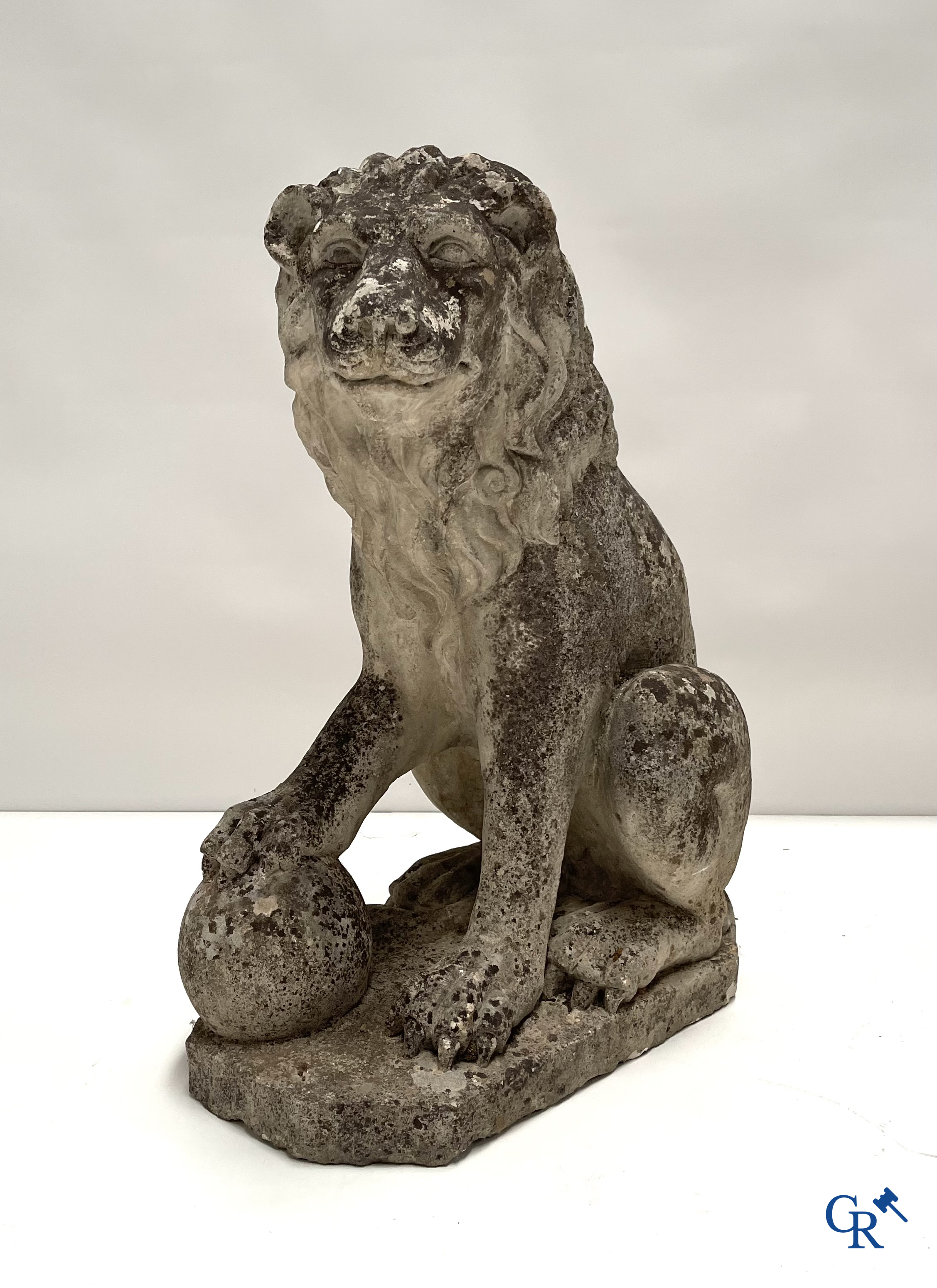 Pair of lions in handcarved French sandstone. 18th century.