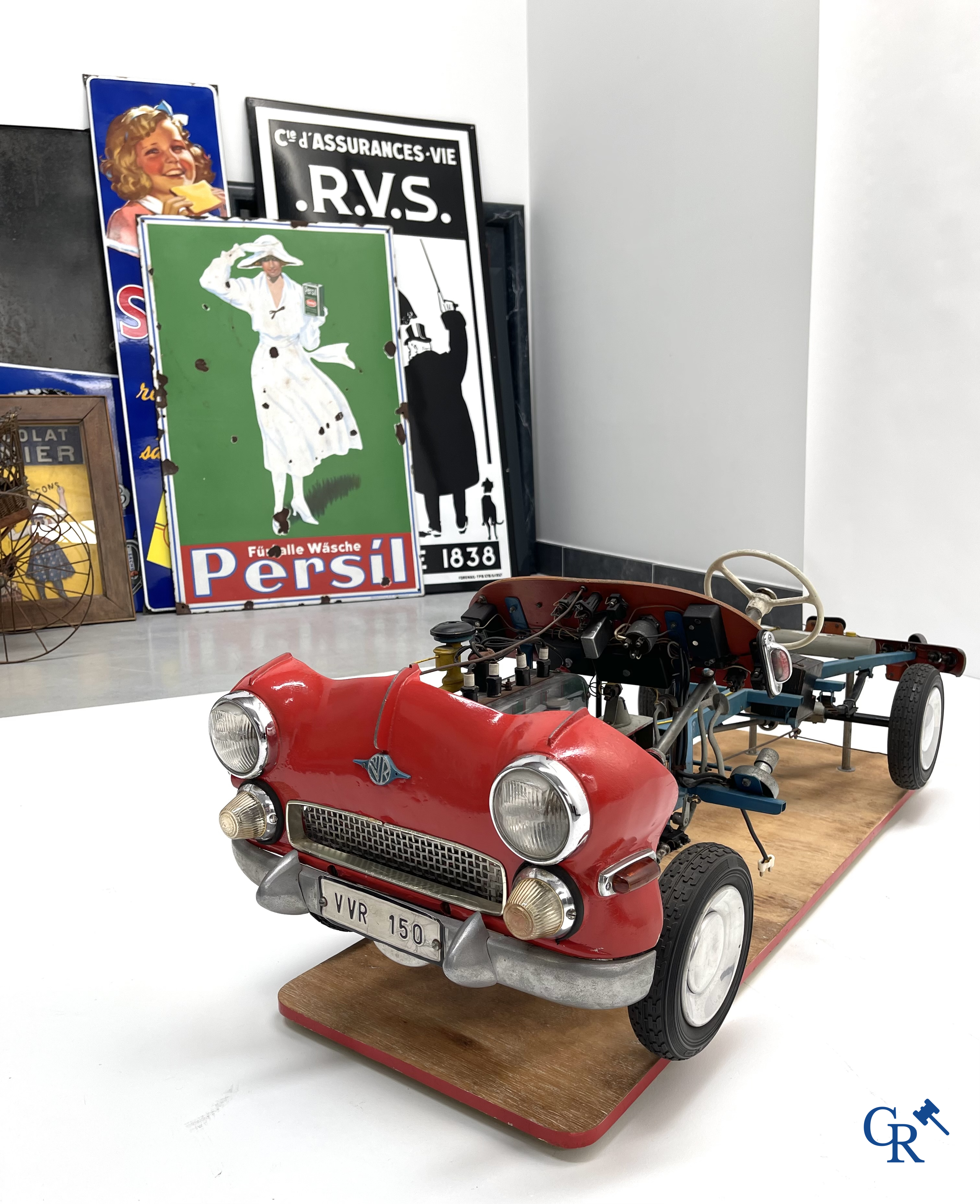 Verkehrs Verlag Remagen, a VVR-150 lesson model for car driving schools. Large model with mainly metal parts.