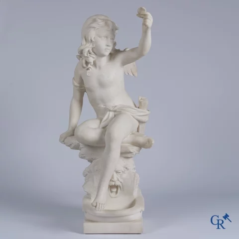 G. Tosi, Mooie groep in gesculpteerd marmer, zittende cupido aan muurfontein. Circa 1900.